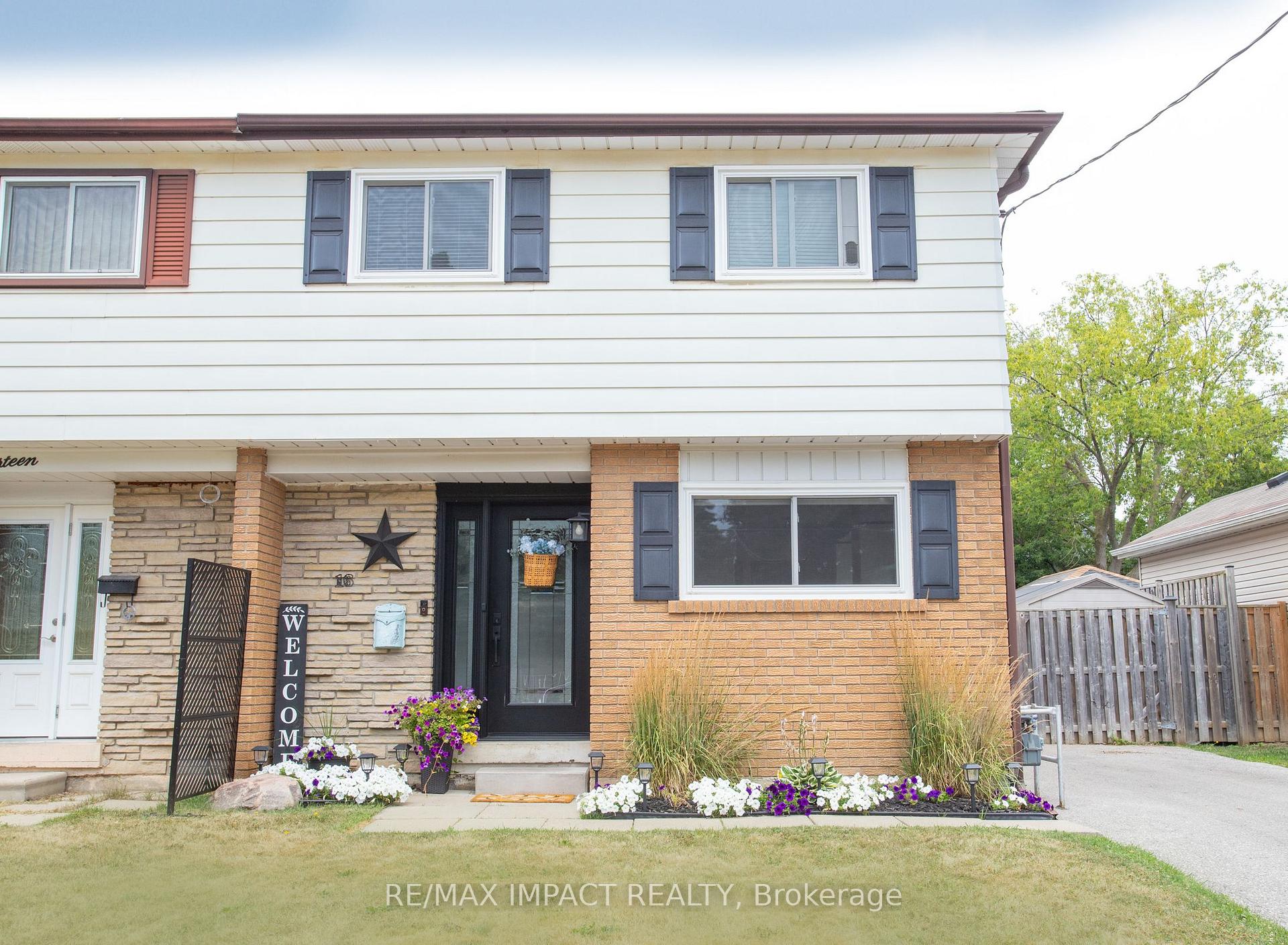 Photo 1 of 16 Lawrence Crescent, Clarington, Bowmanville — HOMEH