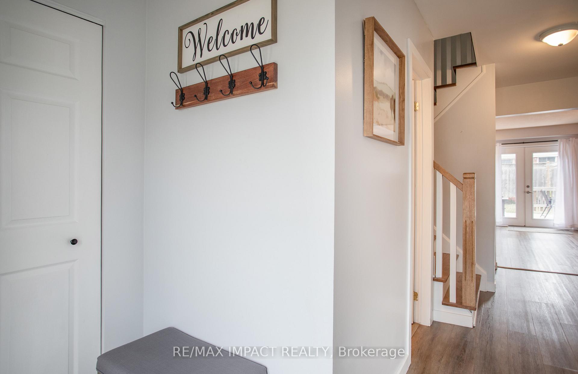 Photo 5 of 16 Lawrence Crescent, Clarington, Bowmanville — HOMEH