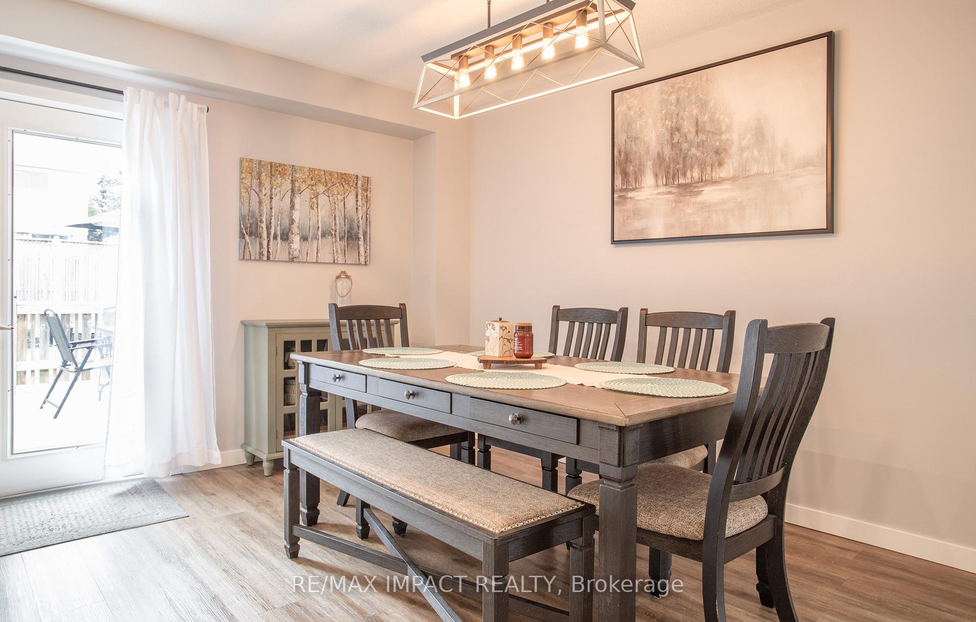 Photo 4 of 16 Lawrence Crescent, Clarington, Bowmanville — HOMEH