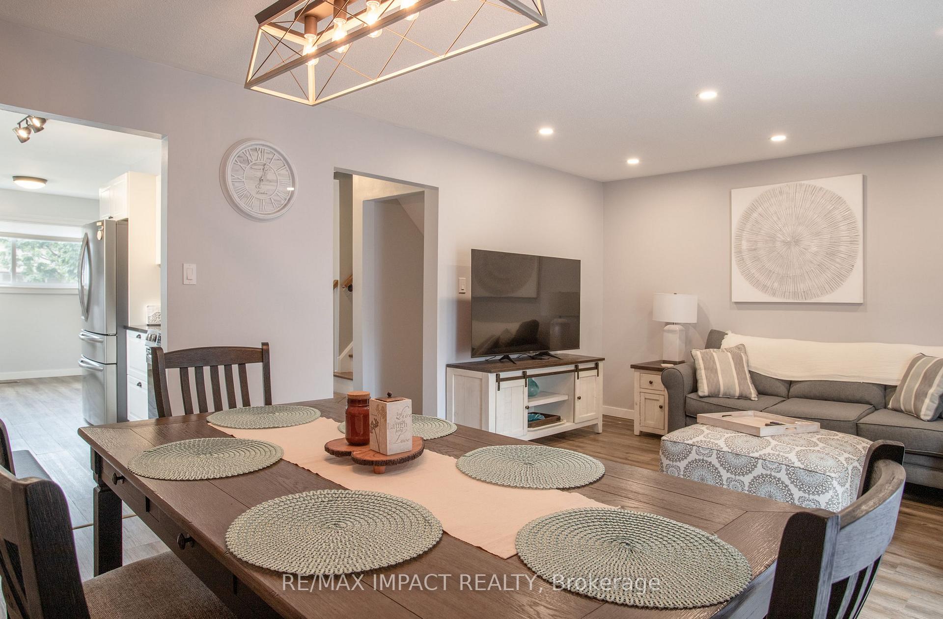 Photo 9 of 16 Lawrence Crescent, Clarington, Bowmanville — HOMEH