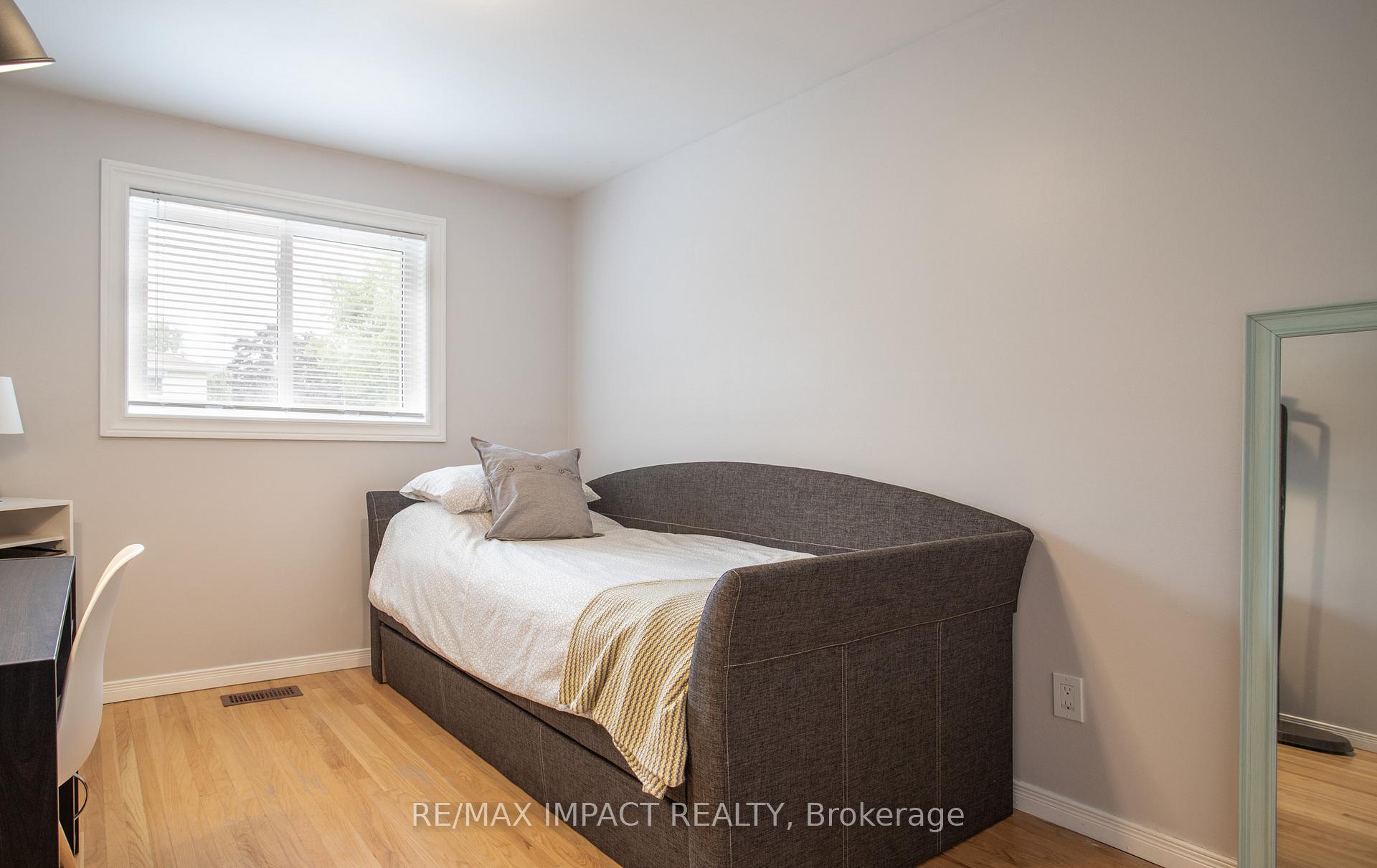 Photo 28 of 16 Lawrence Crescent, Clarington, Bowmanville — HOMEH