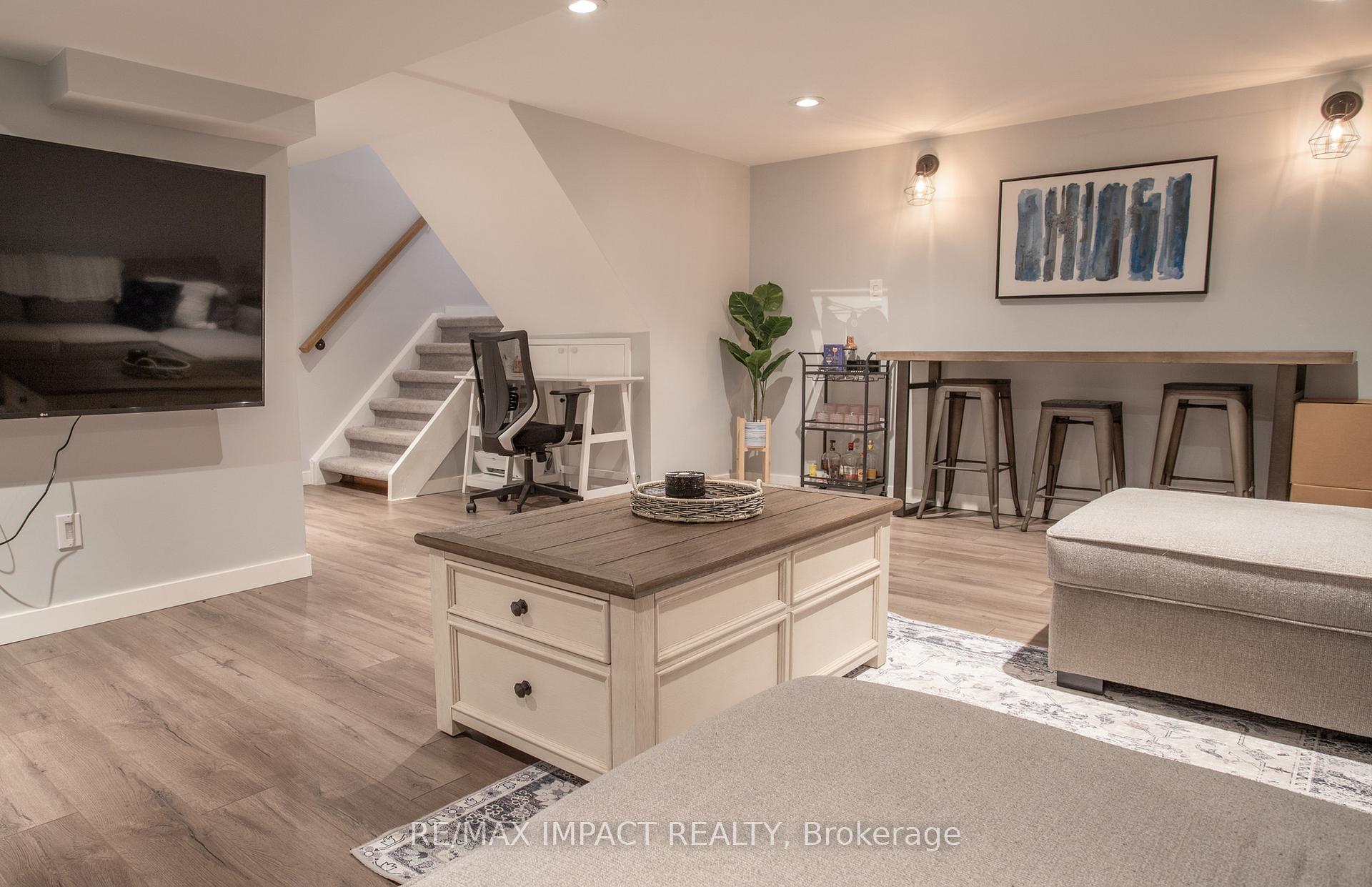 Photo 23 of 16 Lawrence Crescent, Clarington, Bowmanville — HOMEH