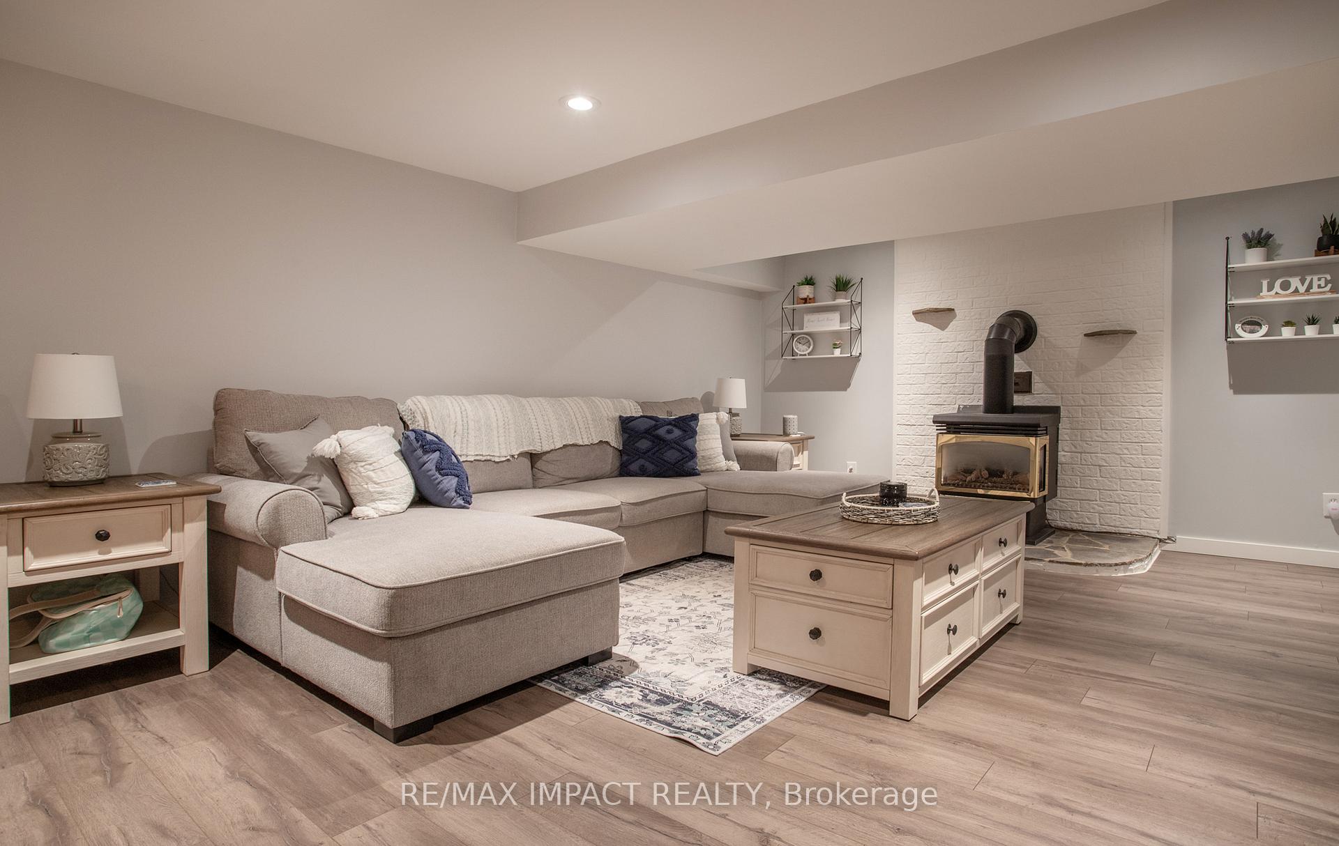 Photo 22 of 16 Lawrence Crescent, Clarington, Bowmanville — HOMEH