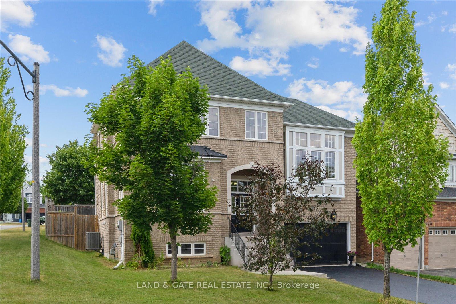 Photo 4 of 1616 Docking Court, Oshawa, Taunton — HOMEH