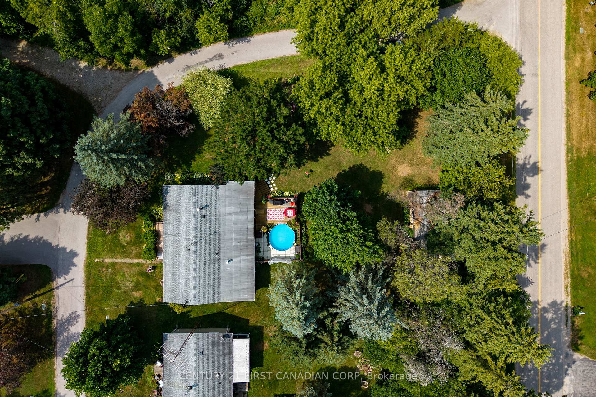 Photo 4 of 21084 Riverview Drive, Thames Centre, Rural Thames Centre — HOMEH