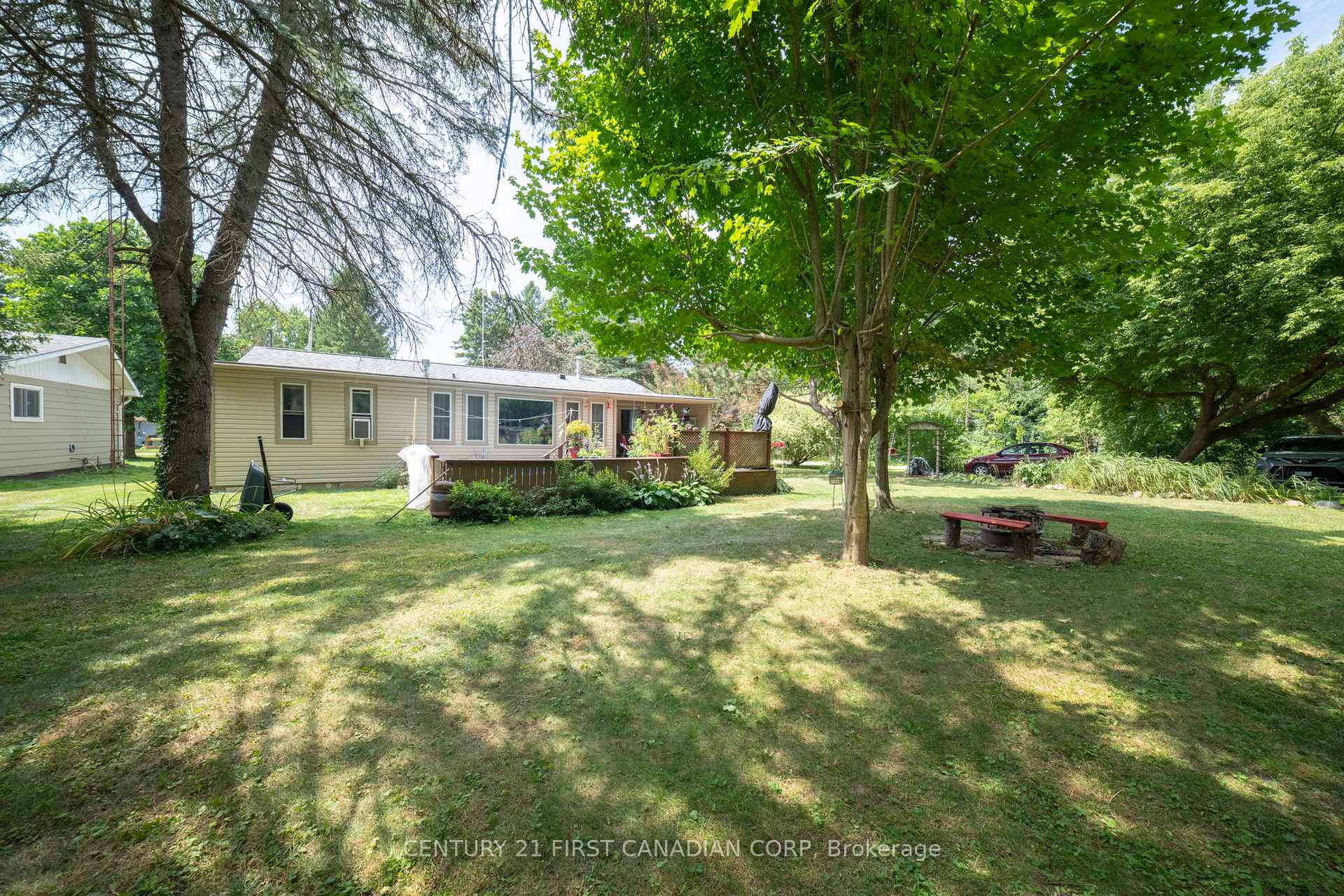 Photo 6 of 21084 Riverview Drive, Thames Centre, Rural Thames Centre — HOMEH