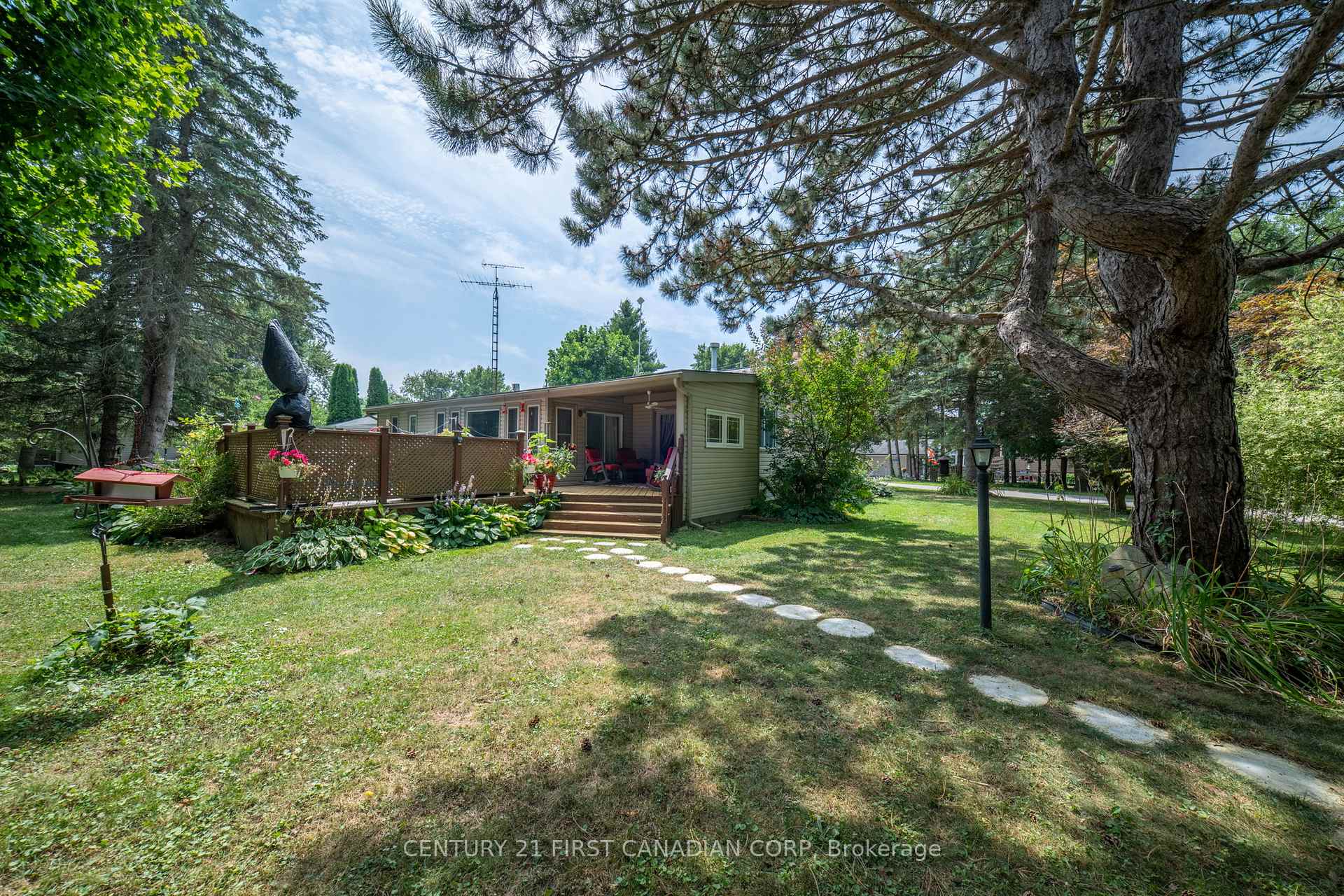 Photo 26 of 21084 Riverview Drive, Thames Centre, Rural Thames Centre — HOMEH