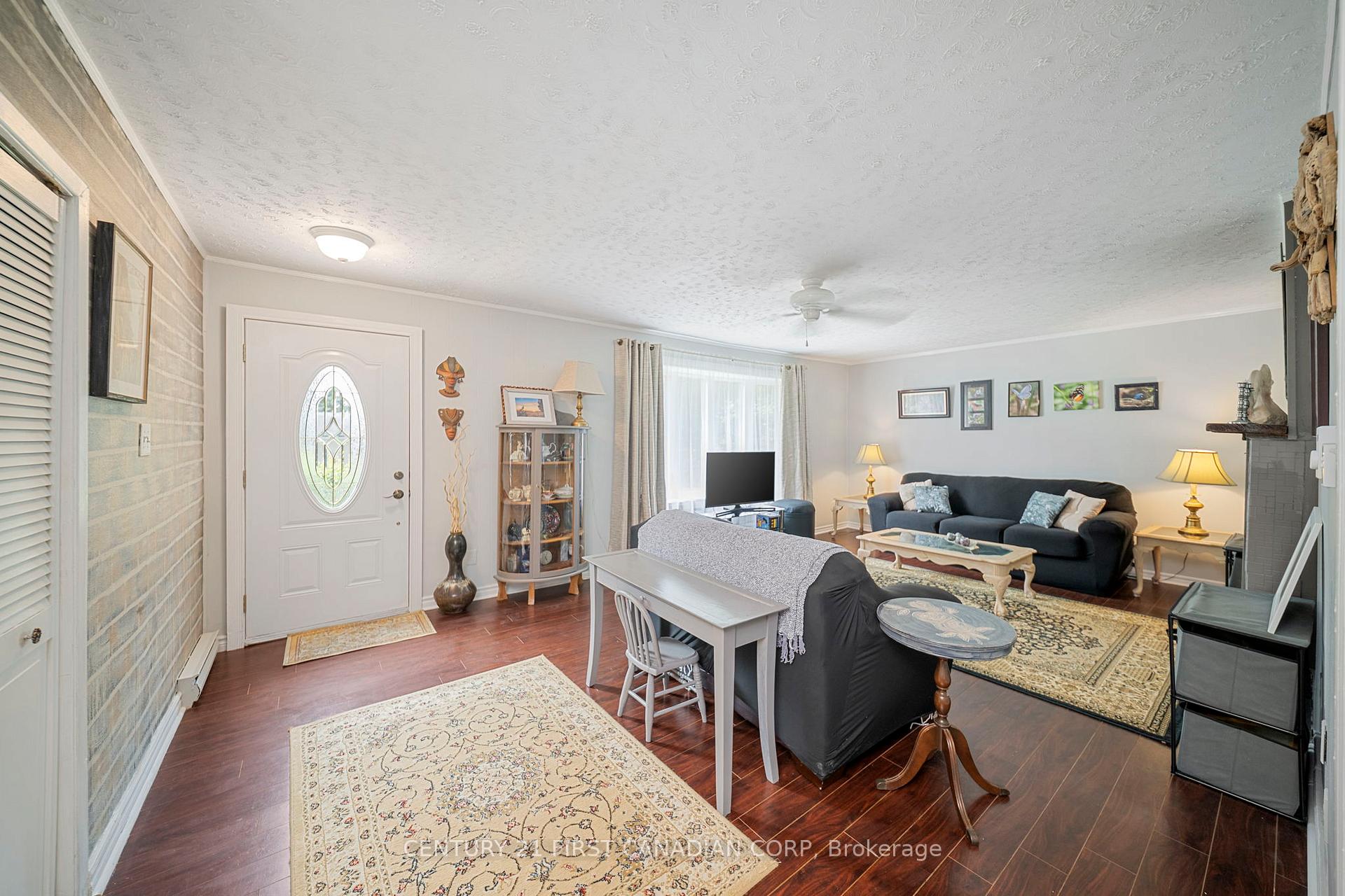 Photo 29 of 21084 Riverview Drive, Thames Centre, Rural Thames Centre — HOMEH