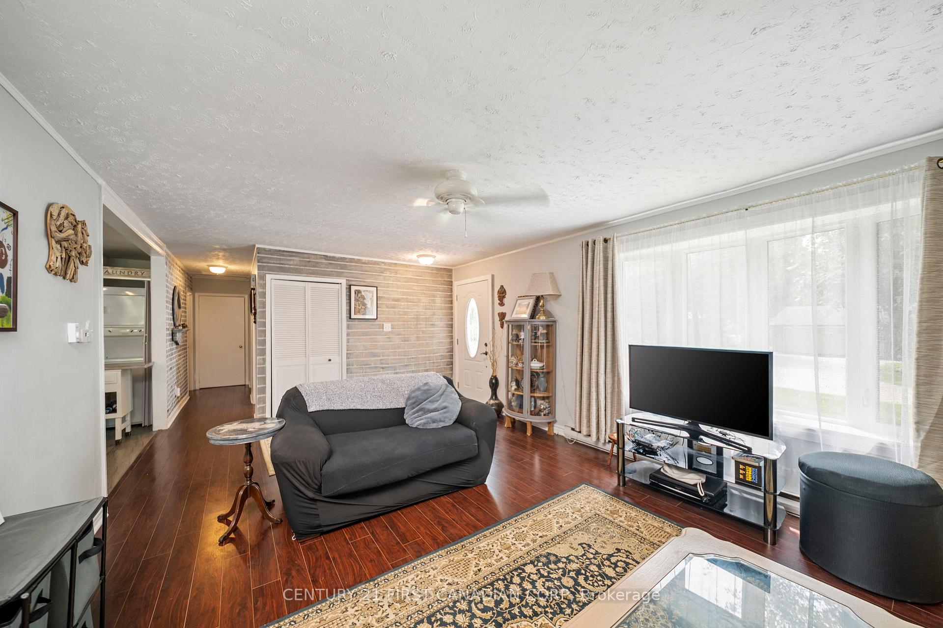 Photo 12 of 21084 Riverview Drive, Thames Centre, Rural Thames Centre — HOMEH