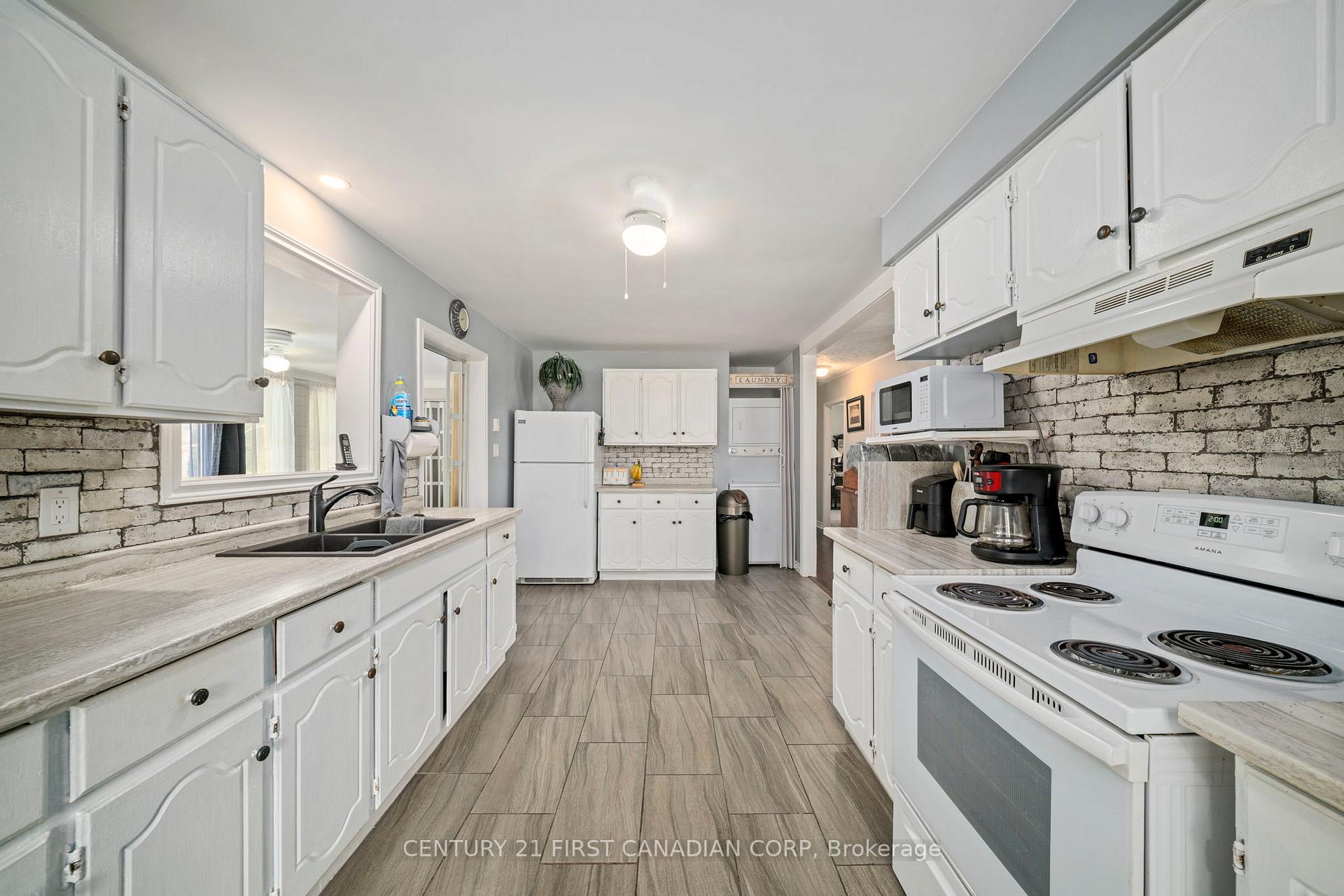 Photo 14 of 21084 Riverview Drive, Thames Centre, Rural Thames Centre — HOMEH