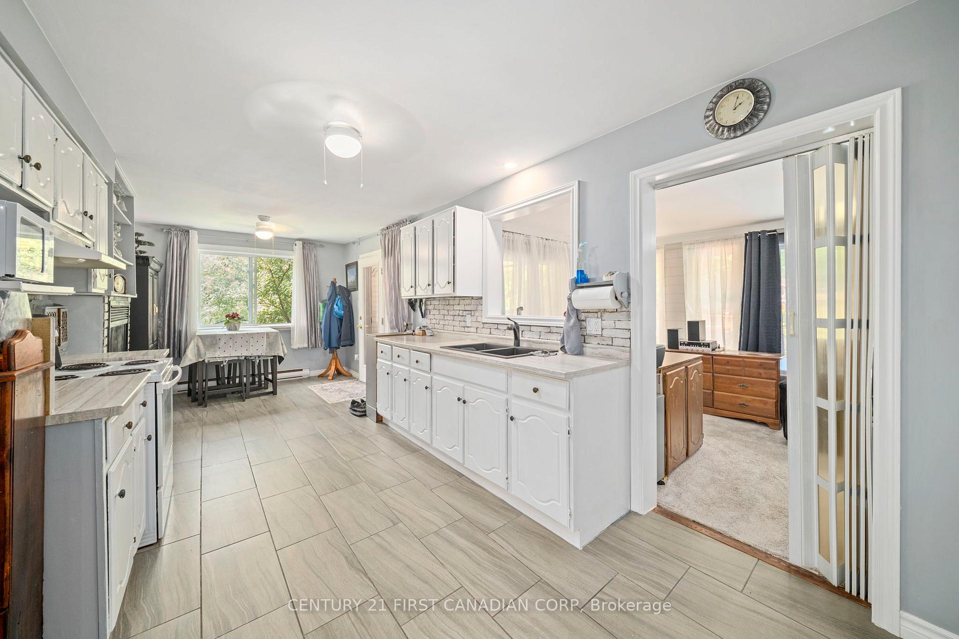 Photo 38 of 21084 Riverview Drive, Thames Centre, Rural Thames Centre — HOMEH