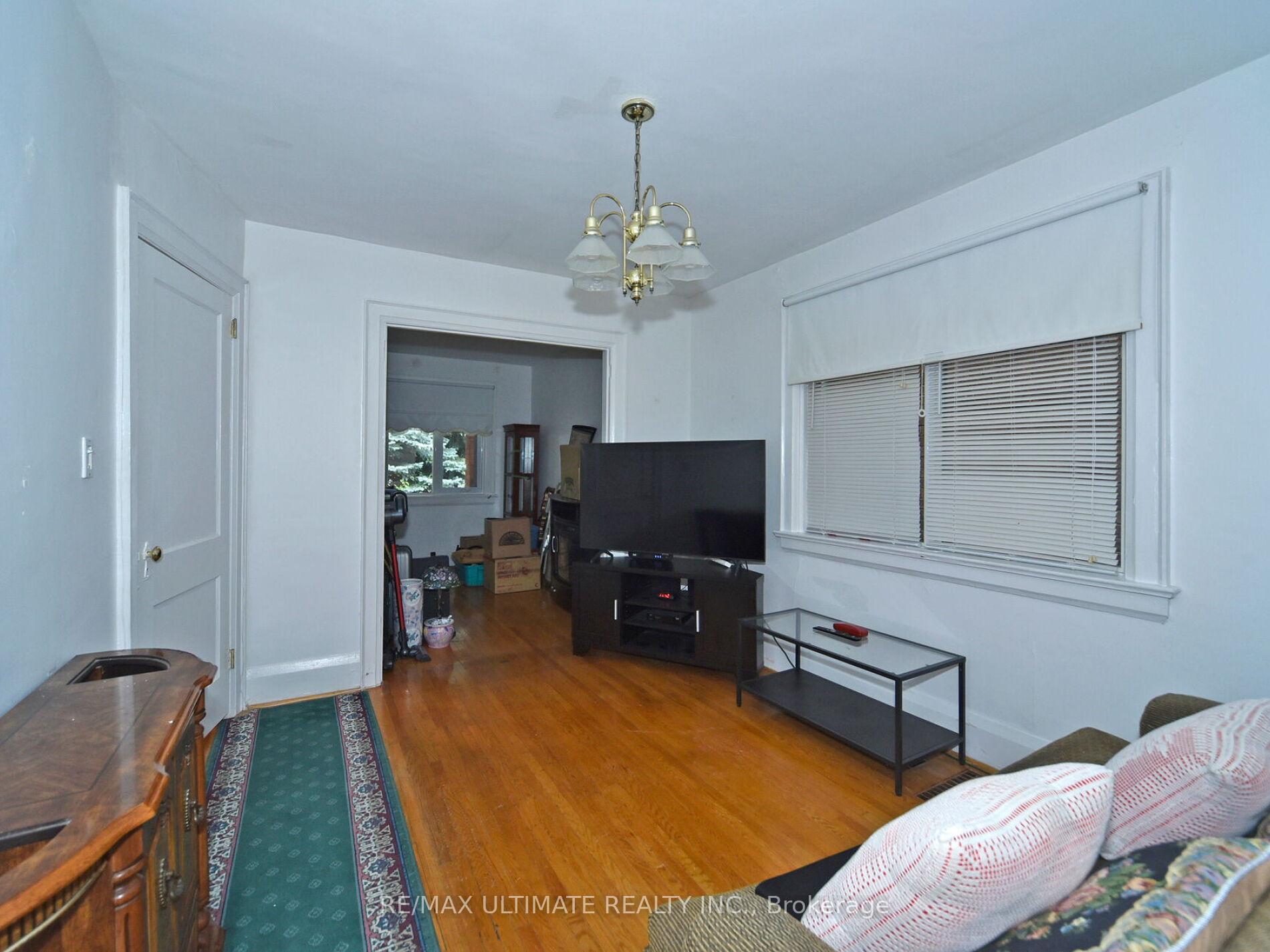 Photo 13 of 86 Cherrywood Avenue, Toronto, Humewood-Cedarvale — HOMEH
