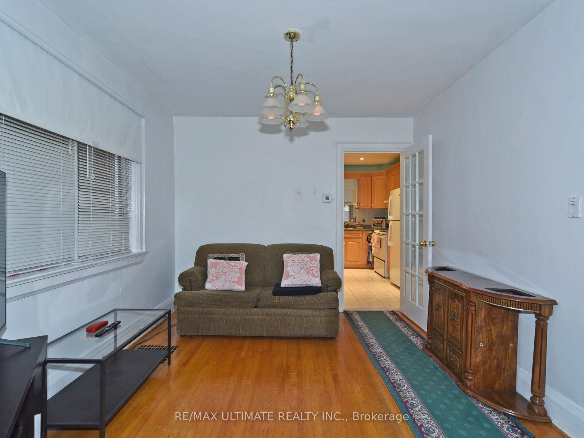 Photo 4 of 86 Cherrywood Avenue, Toronto, Humewood-Cedarvale — HOMEH