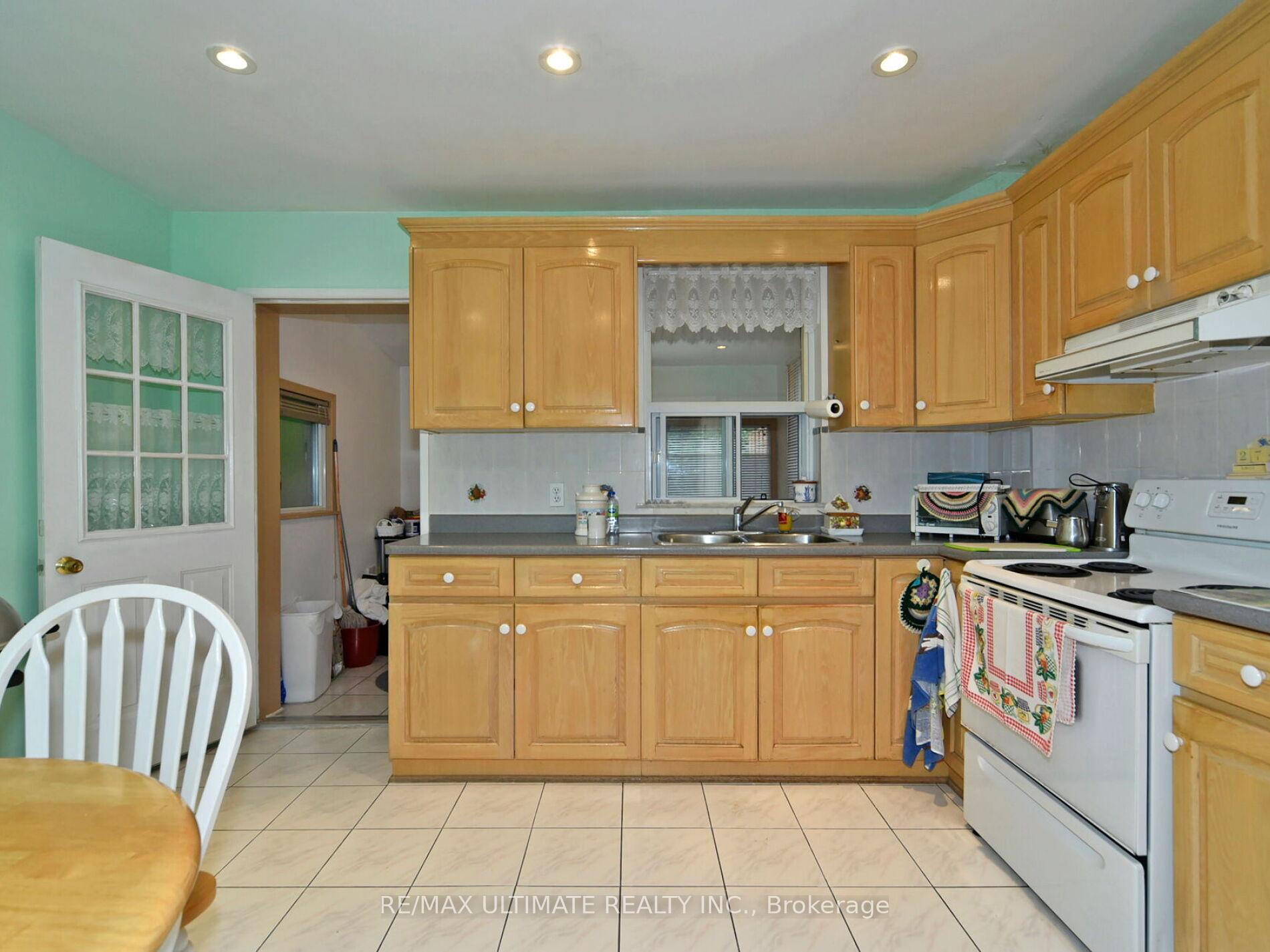 Photo 32 of 86 Cherrywood Avenue, Toronto, Humewood-Cedarvale — HOMEH