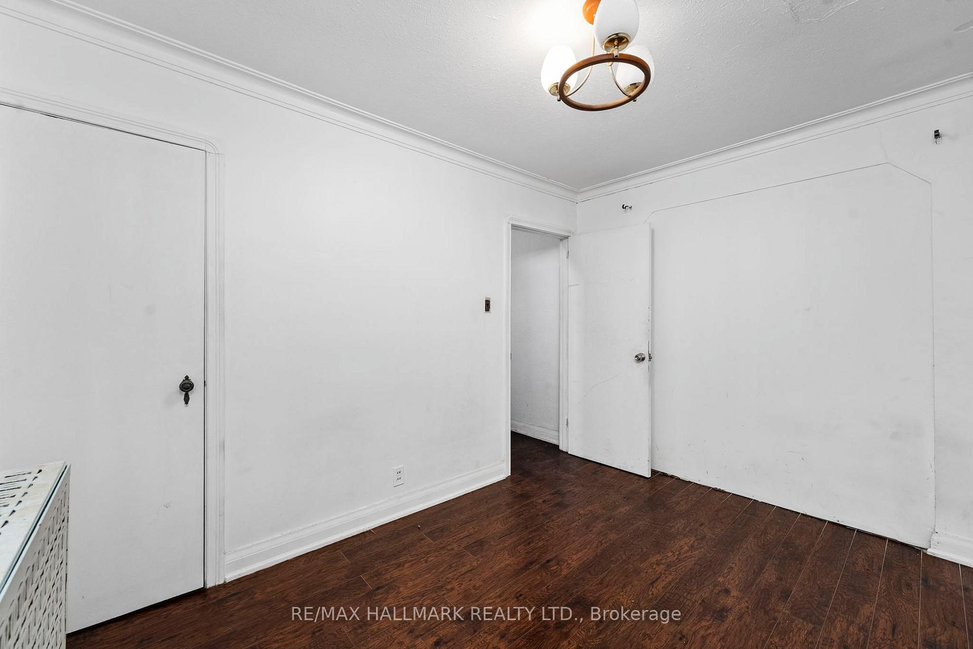 Photo 10 of 21 Plaxton Drive, Toronto, O'Connor-Parkview — HOMEH