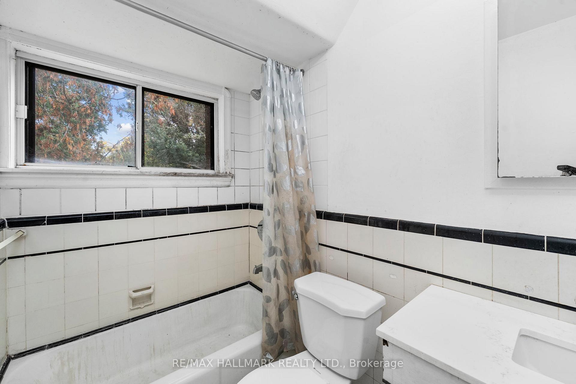 Photo 24 of 21 Plaxton Drive, Toronto, O'Connor-Parkview — HOMEH
