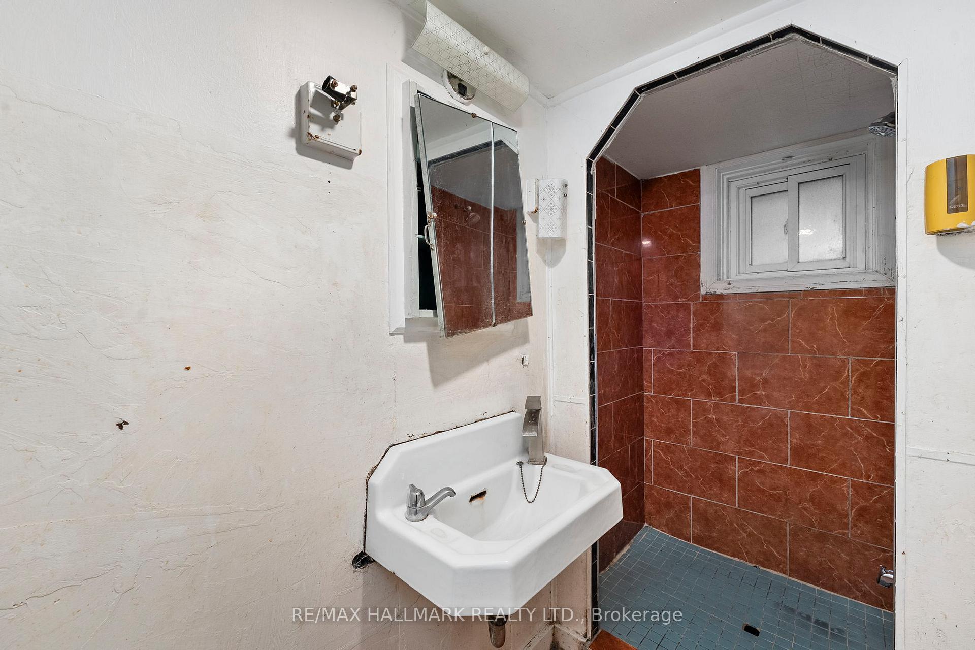 Photo 35 of 21 Plaxton Drive, Toronto, O'Connor-Parkview — HOMEH