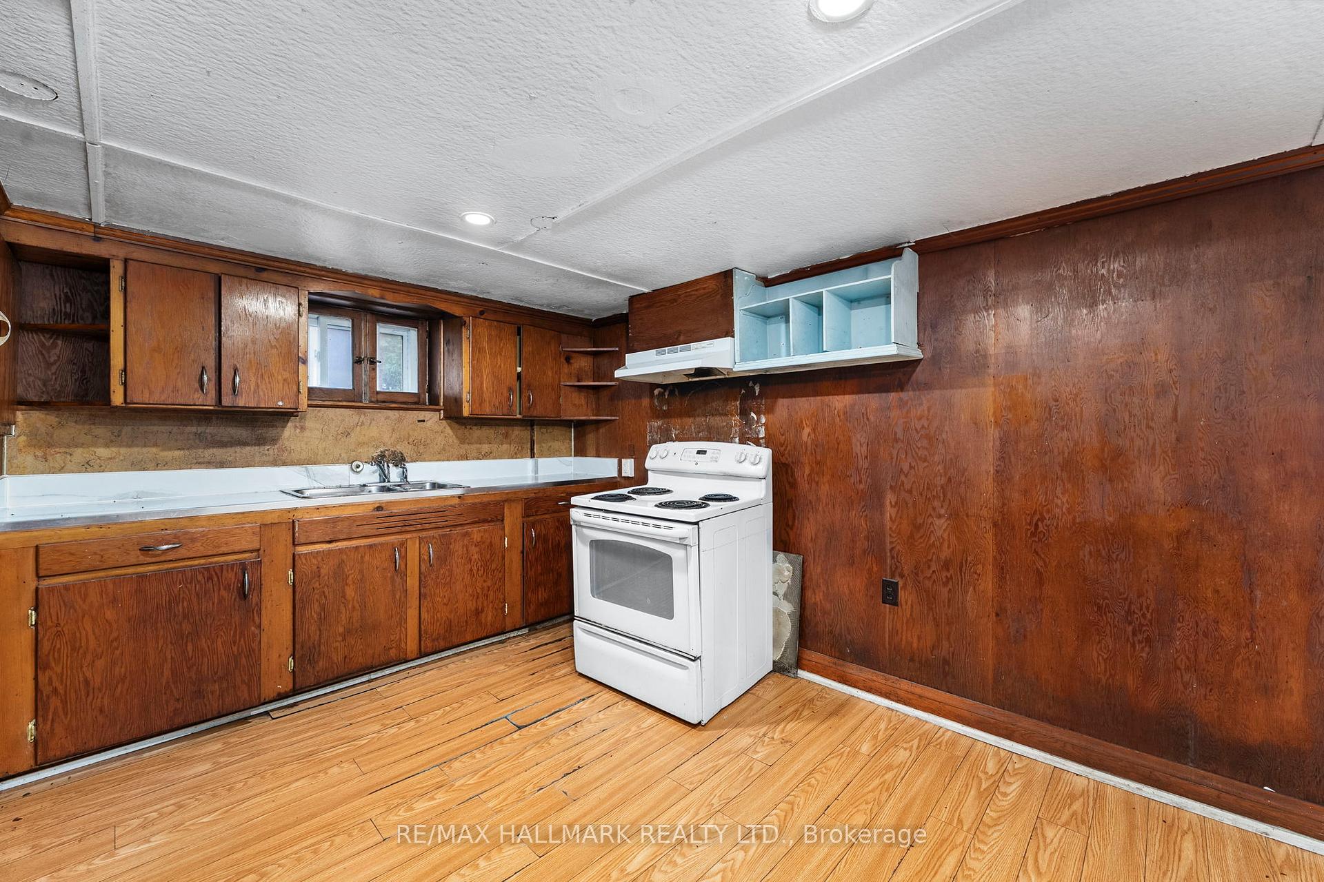 Photo 13 of 21 Plaxton Drive, Toronto, O'Connor-Parkview — HOMEH