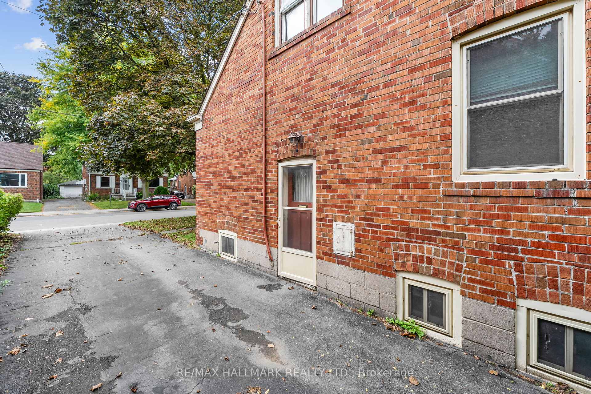 Photo 16 of 21 Plaxton Drive, Toronto, O'Connor-Parkview — HOMEH