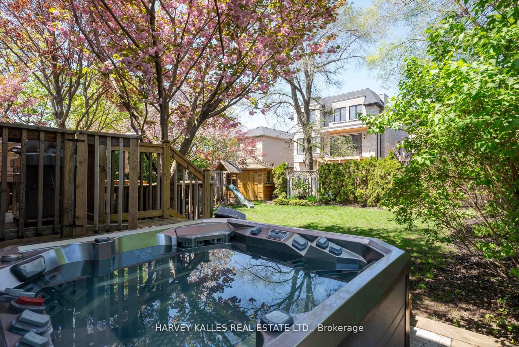Photo 32 of 60 Mcgillivray Avenue, Toronto, Bedford Park-Nortown — HOMEH