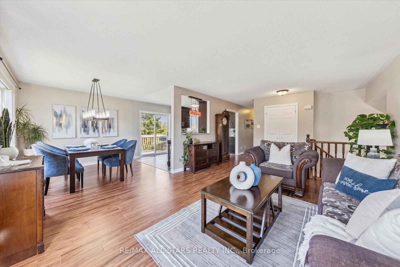 Photo 8 of 54 Marlow Circle, Springwater, Hillsdale — HOMEH