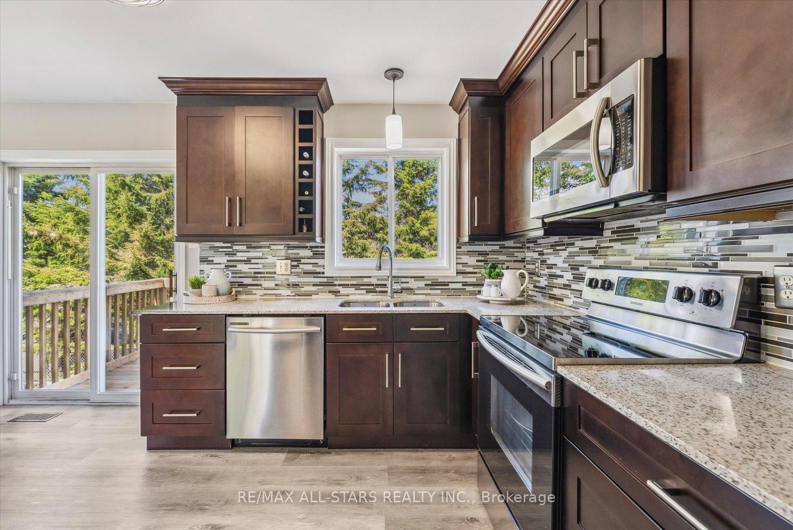 Photo 6 of 54 Marlow Circle, Springwater, Hillsdale — HOMEH
