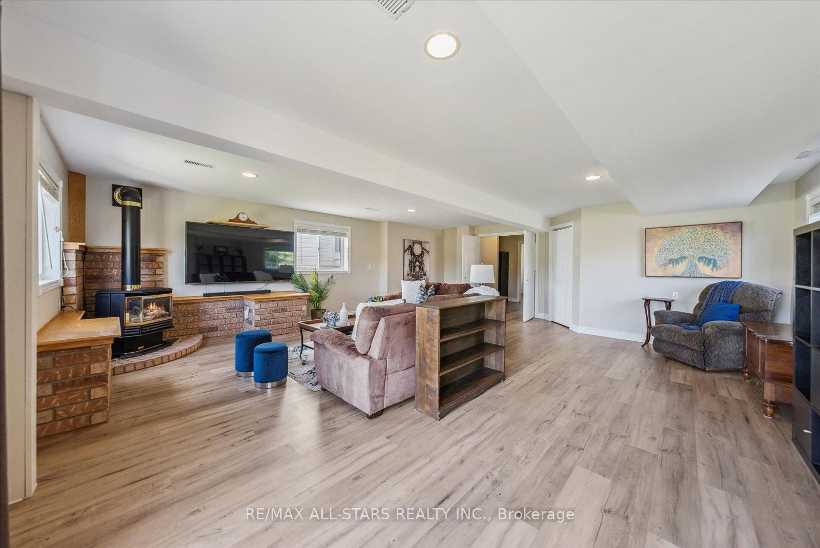 Photo 26 of 54 Marlow Circle, Springwater, Hillsdale — HOMEH