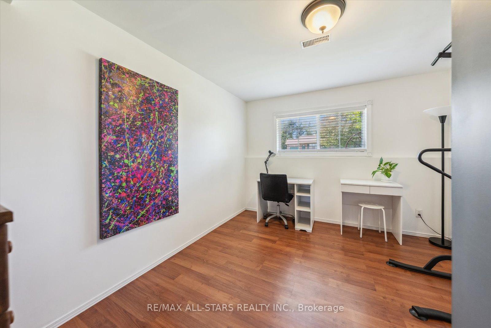 Photo 33 of 54 Marlow Circle, Springwater, Hillsdale — HOMEH