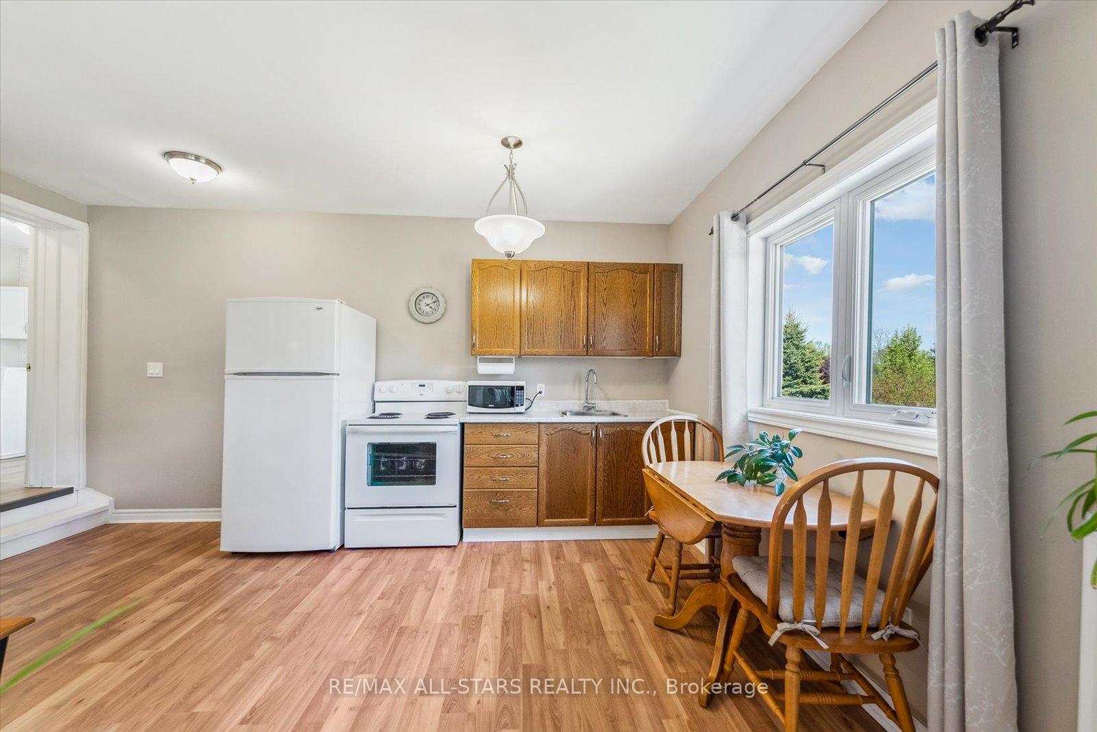 Photo 28 of 54 Marlow Circle, Springwater, Hillsdale — HOMEH