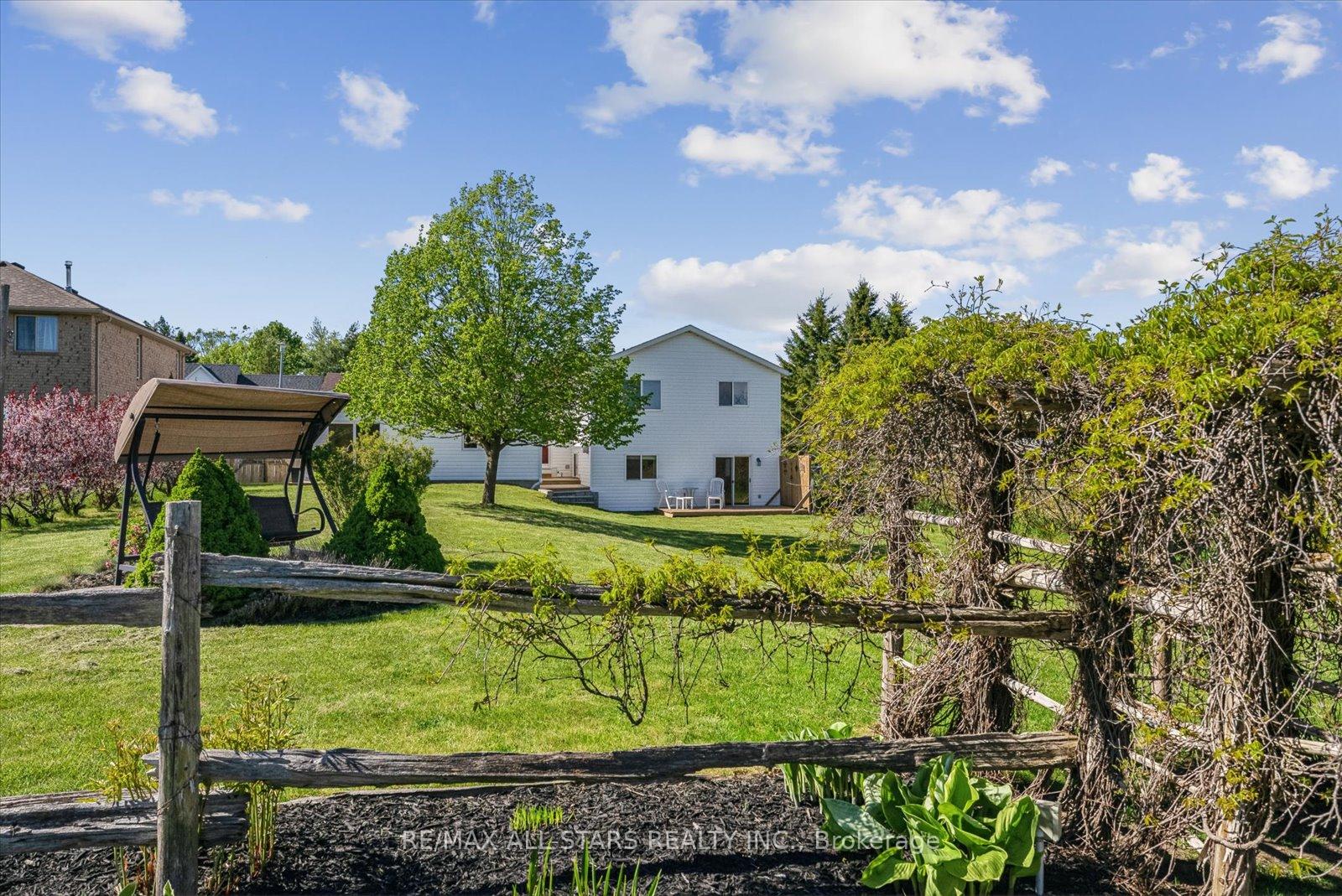 Photo 36 of 54 Marlow Circle, Springwater, Hillsdale — HOMEH