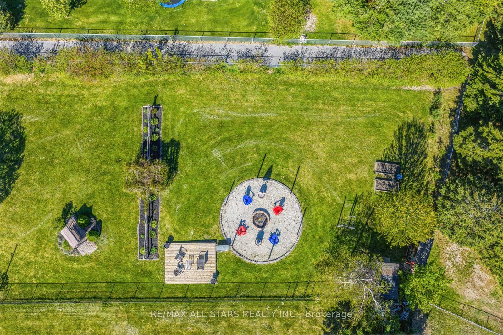 Photo 46 of 54 Marlow Circle, Springwater, Hillsdale — HOMEH
