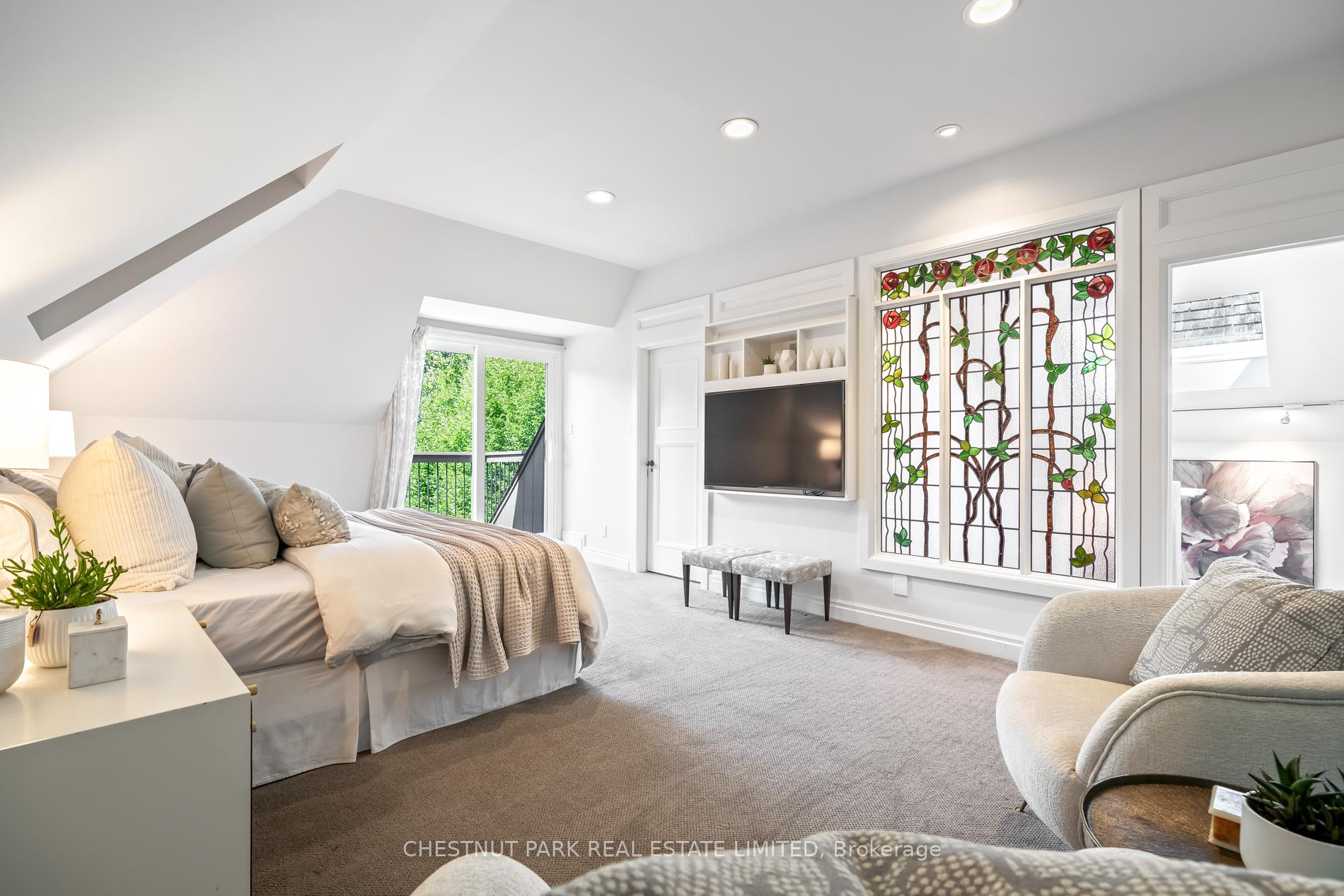 Photo 34 of 24 Dinnick Crescent, Toronto, Lawrence Park South — HOMEH