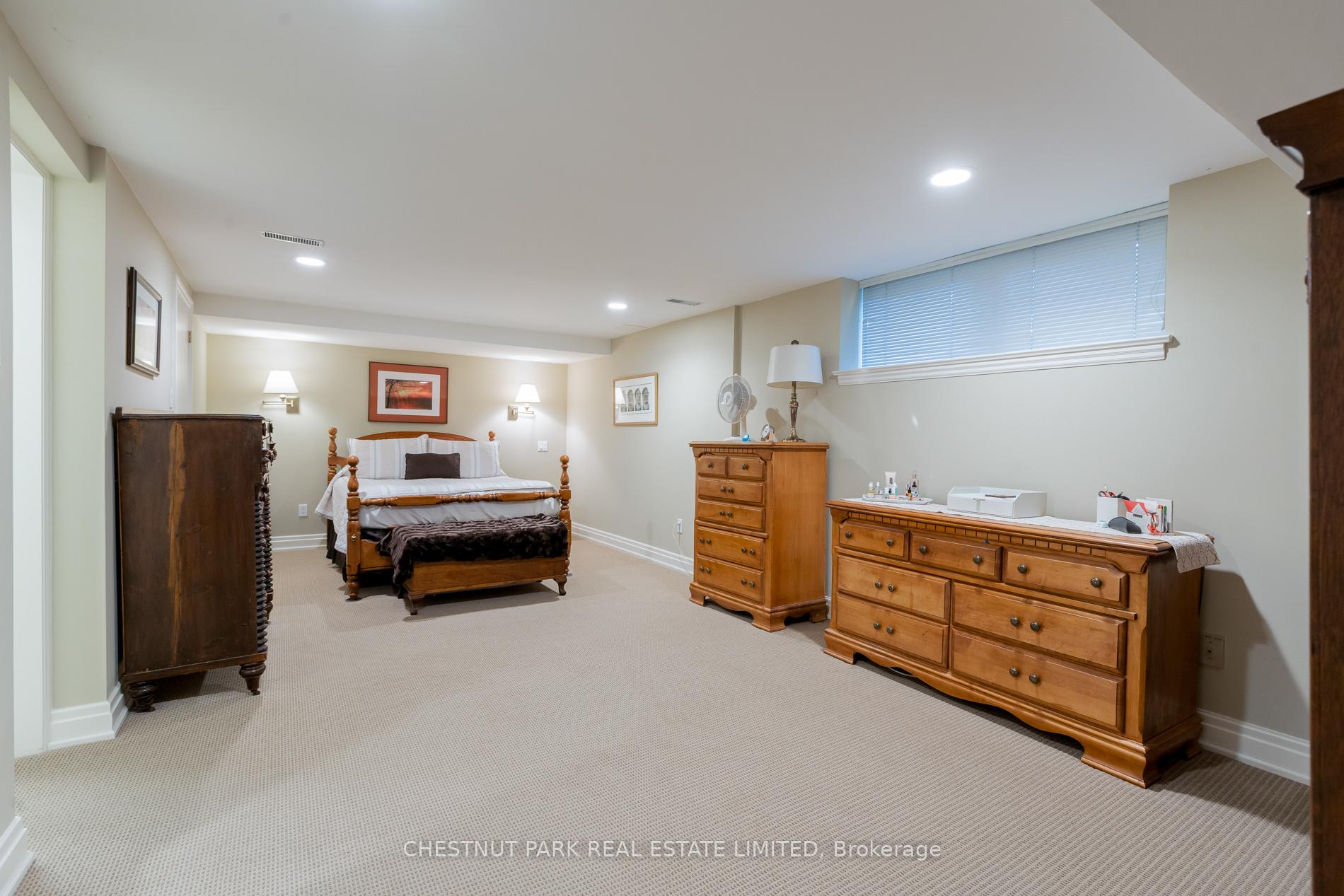 Photo 24 of 24 Dinnick Crescent, Toronto, Lawrence Park South — HOMEH