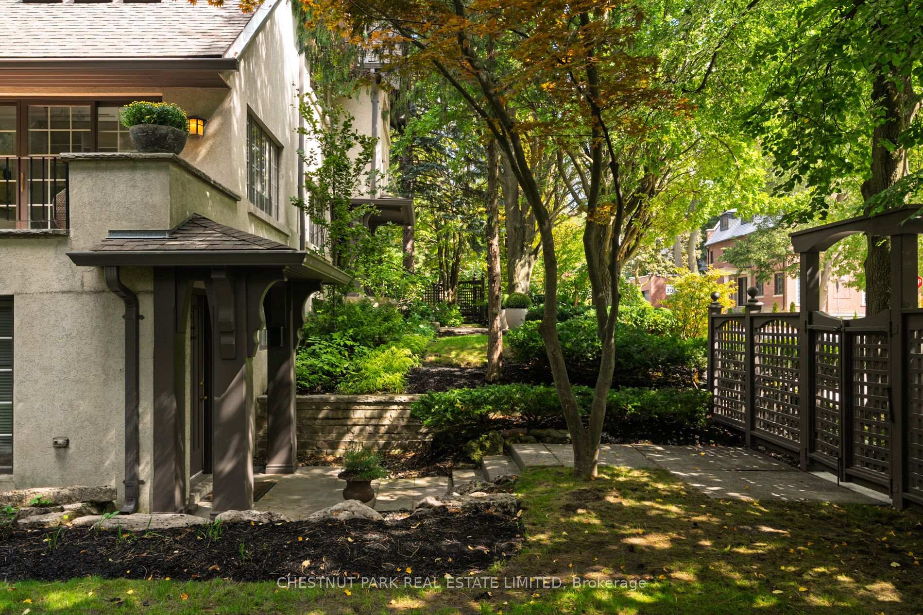 Photo 31 of 24 Dinnick Crescent, Toronto, Lawrence Park South — HOMEH