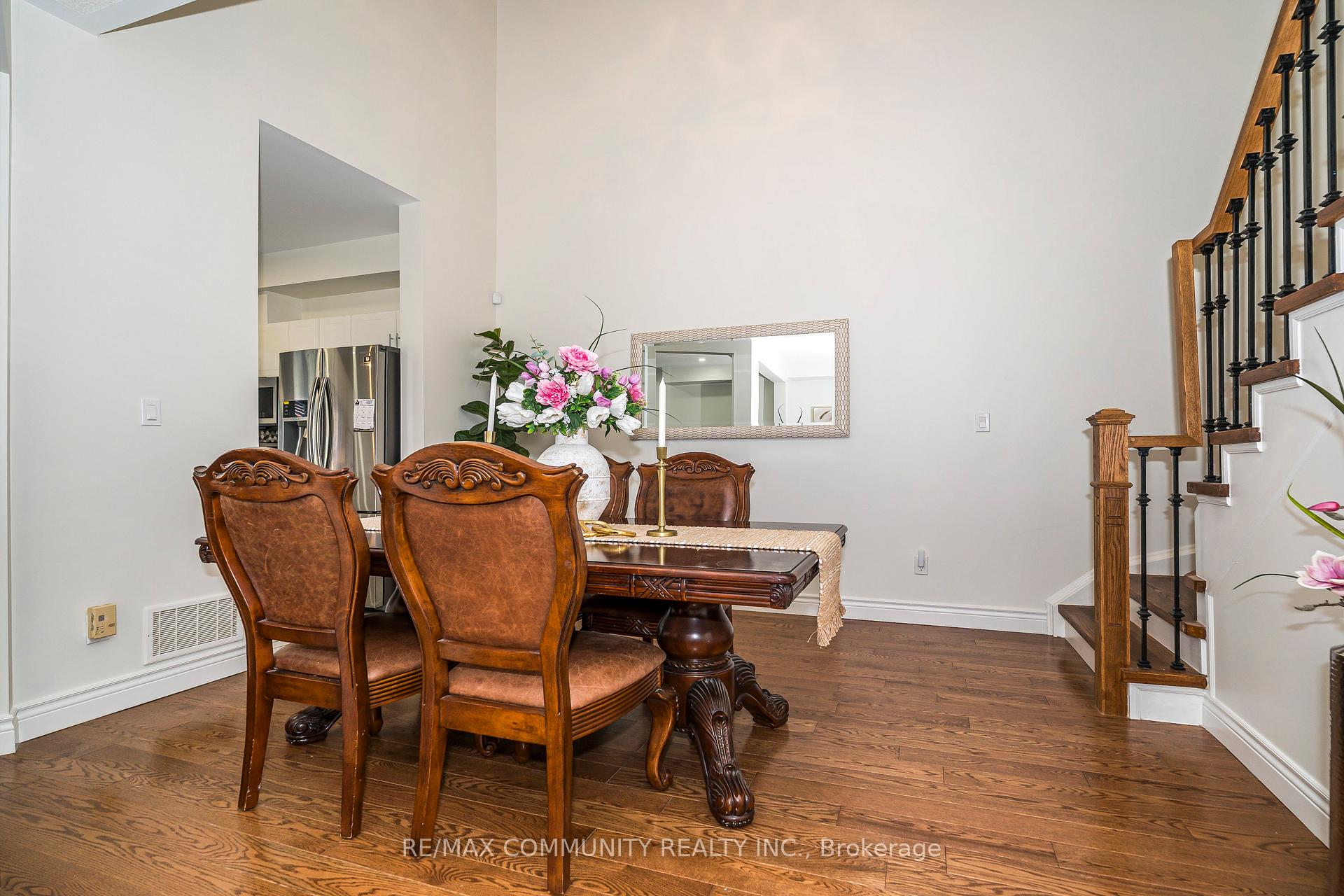 Photo 13 of 12 Hickman Road, Ajax, South East — HOMEH