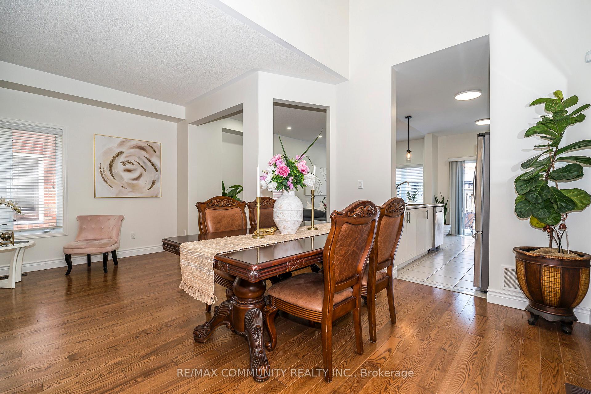 Photo 8 of 12 Hickman Road, Ajax, South East — HOMEH