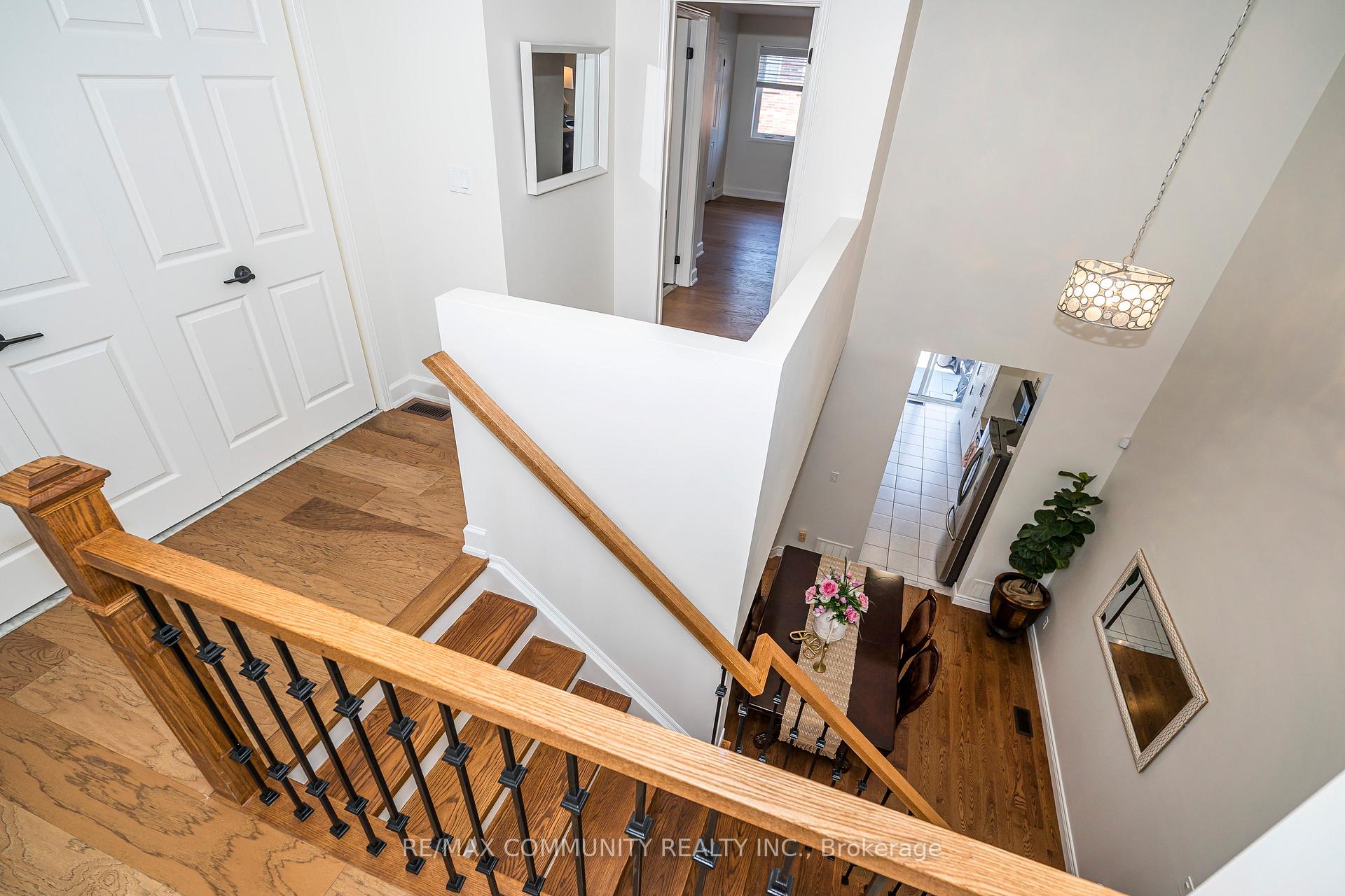 Photo 10 of 12 Hickman Road, Ajax, South East — HOMEH