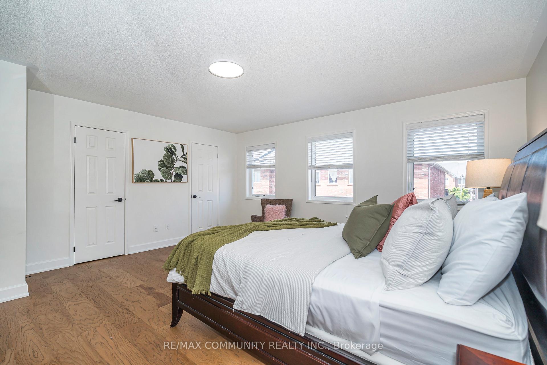 Photo 33 of 12 Hickman Road, Ajax, South East — HOMEH