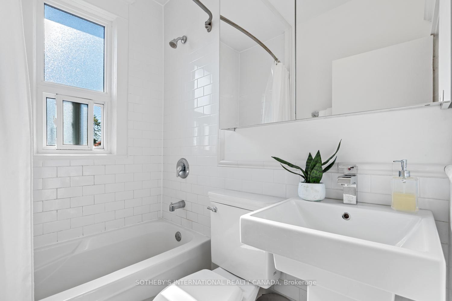 Photo 32 of 202 Arlington Avenue, Toronto, Humewood-Cedarvale — HOMEH