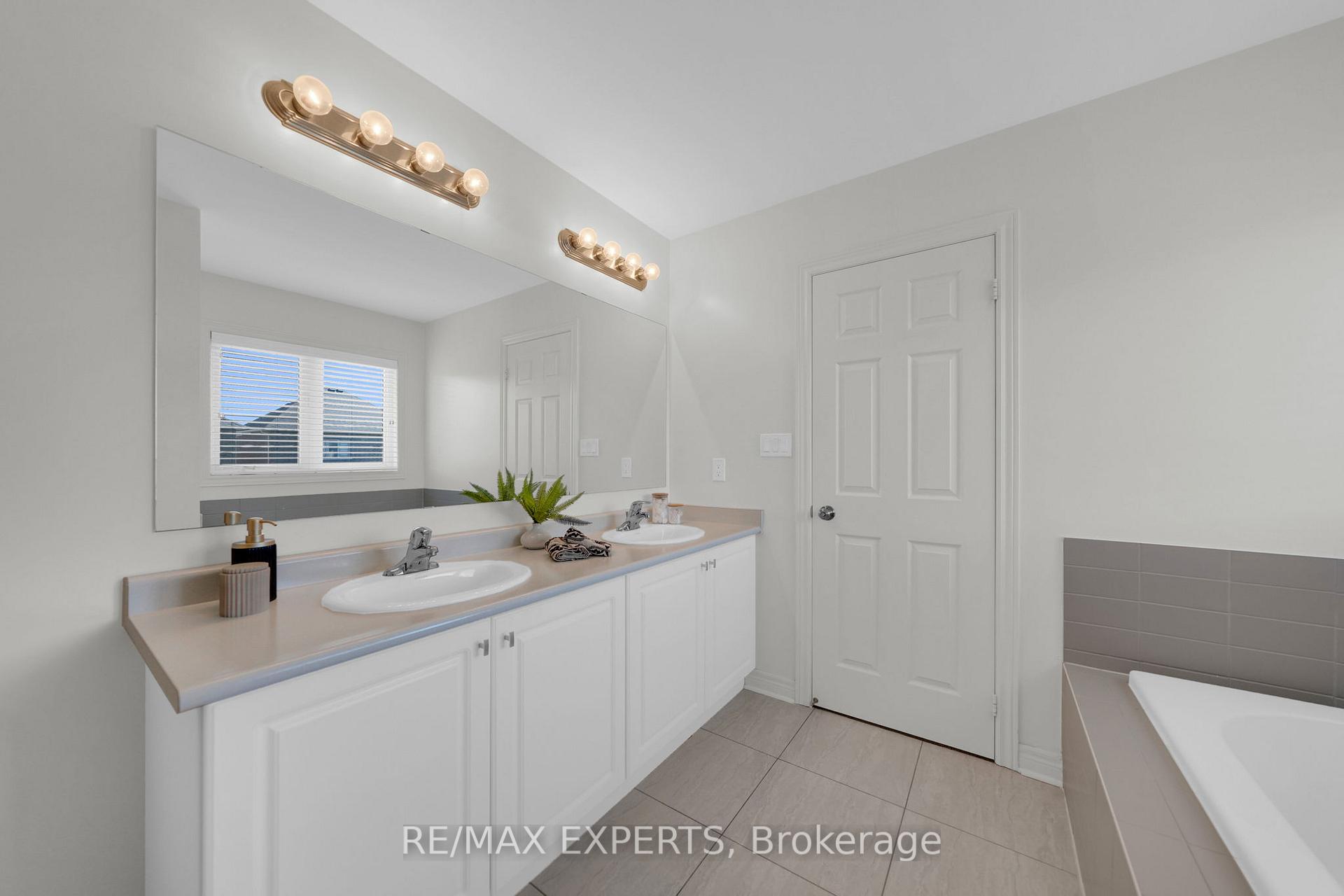 Photo 25 of 108 Turner Drive, New Tecumseth, Tottenham — HOMEH