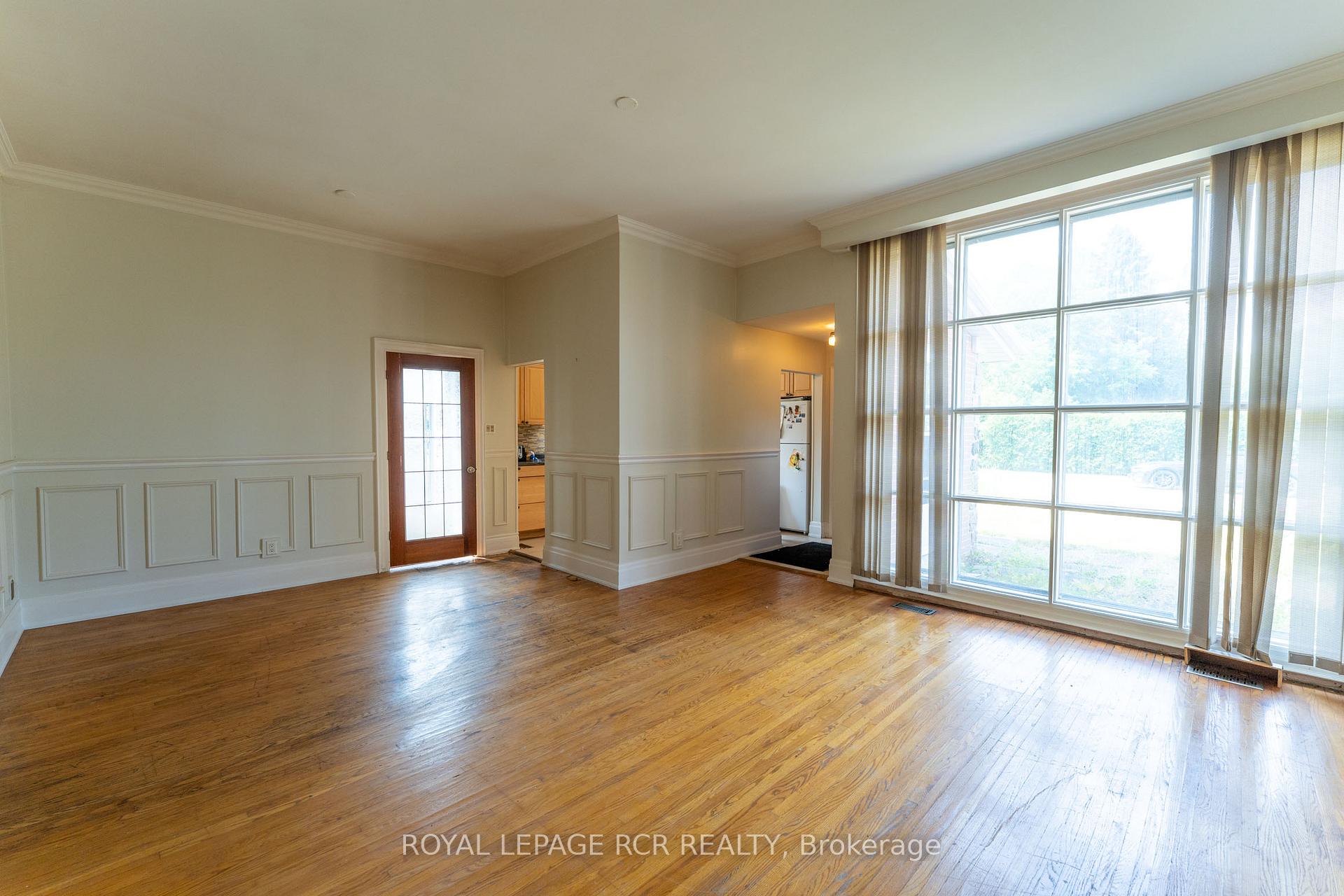 Photo 19 of 9 Dunham Crescent, Aurora, Aurora Heights — HOMEH