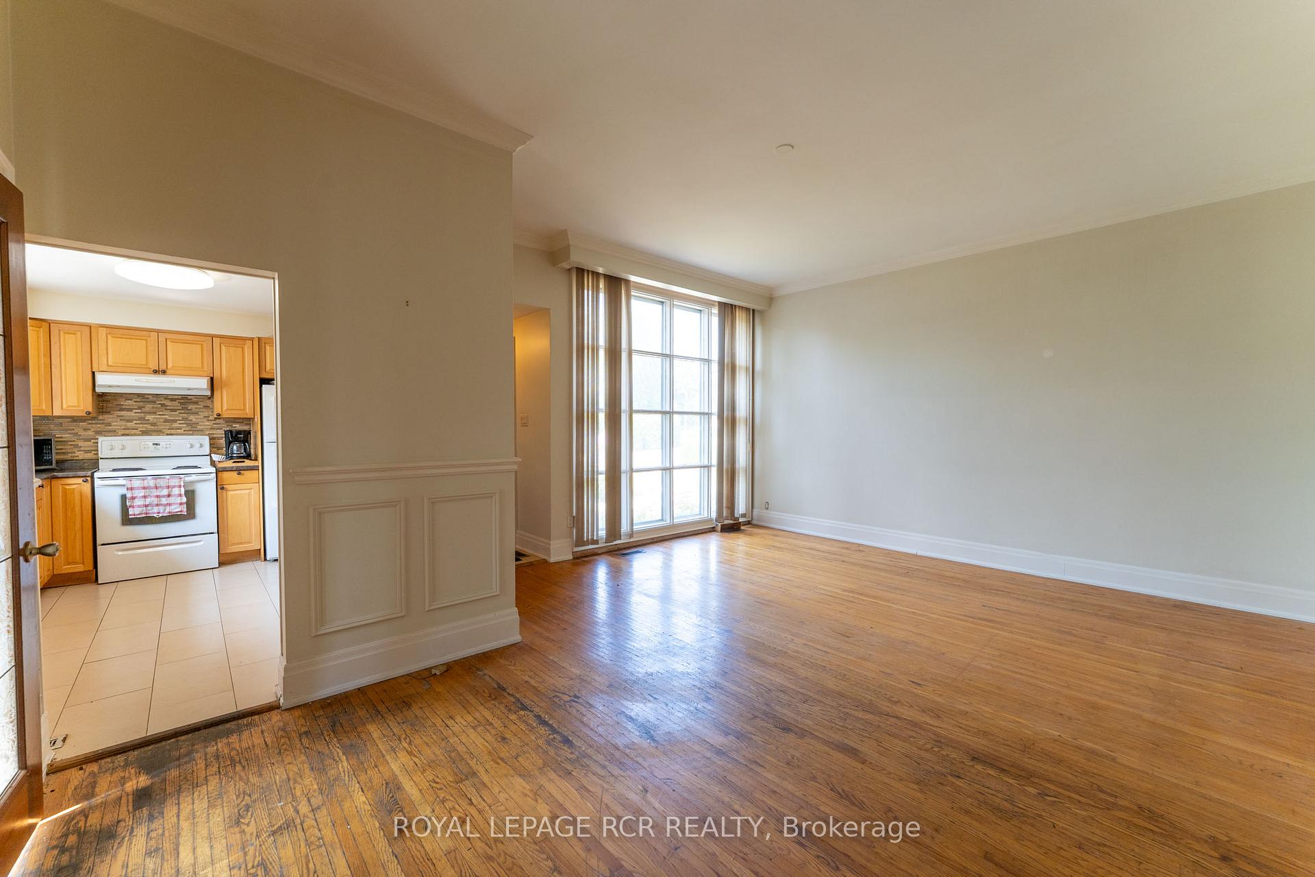 Photo 16 of 9 Dunham Crescent, Aurora, Aurora Heights — HOMEH