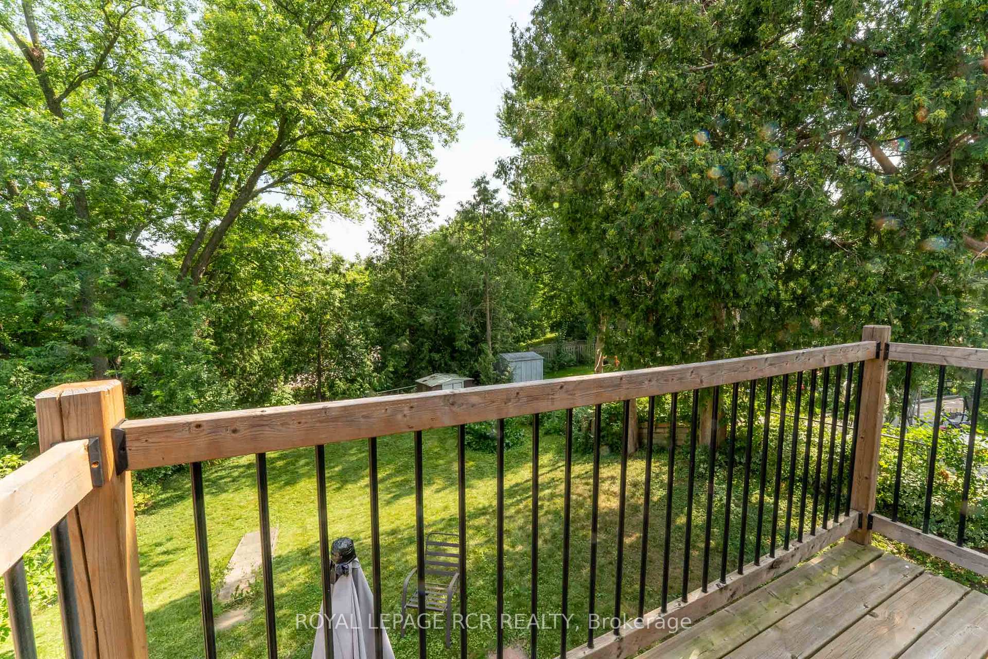 Photo 10 of 9 Dunham Crescent, Aurora, Aurora Heights — HOMEH