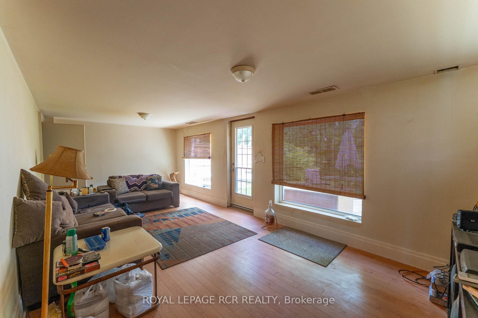Photo 8 of 9 Dunham Crescent, Aurora, Aurora Heights — HOMEH