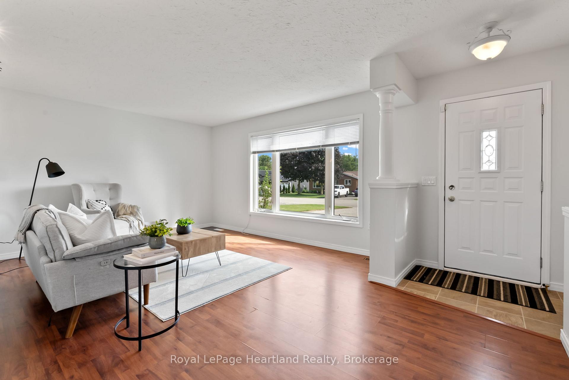 Photo 3 of 214 Margaret Street S, Minto — HOMEH