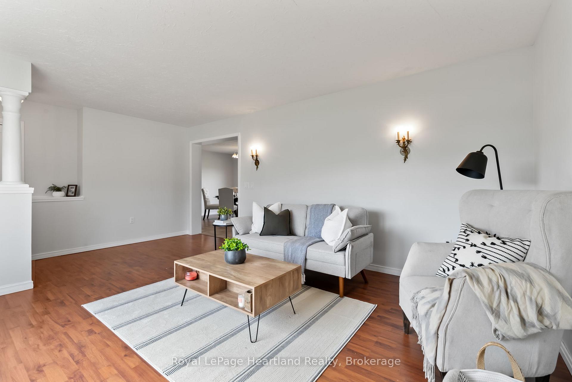 Photo 4 of 214 Margaret Street S, Minto — HOMEH