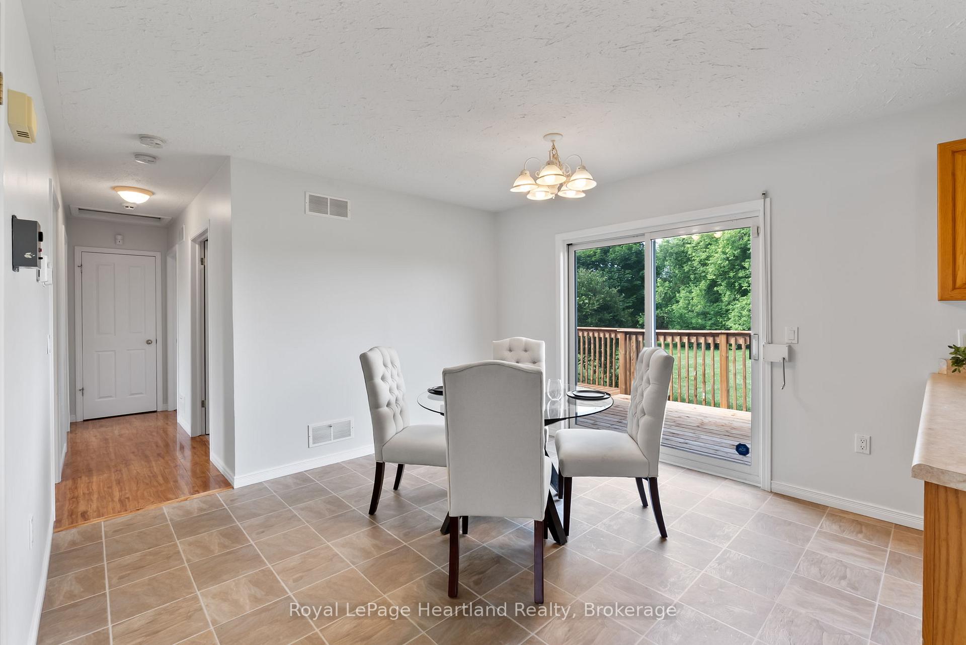 Photo 10 of 214 Margaret Street S, Minto — HOMEH