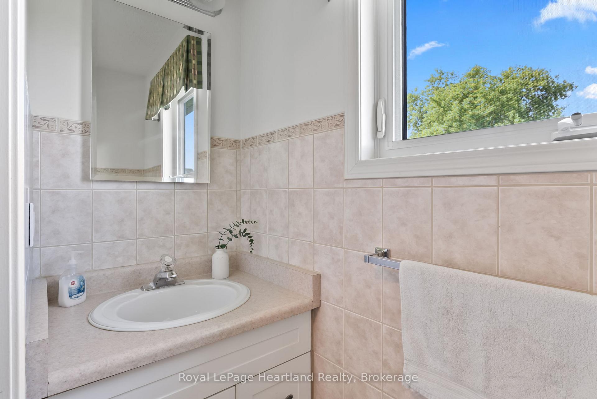 Photo 34 of 214 Margaret Street S, Minto — HOMEH