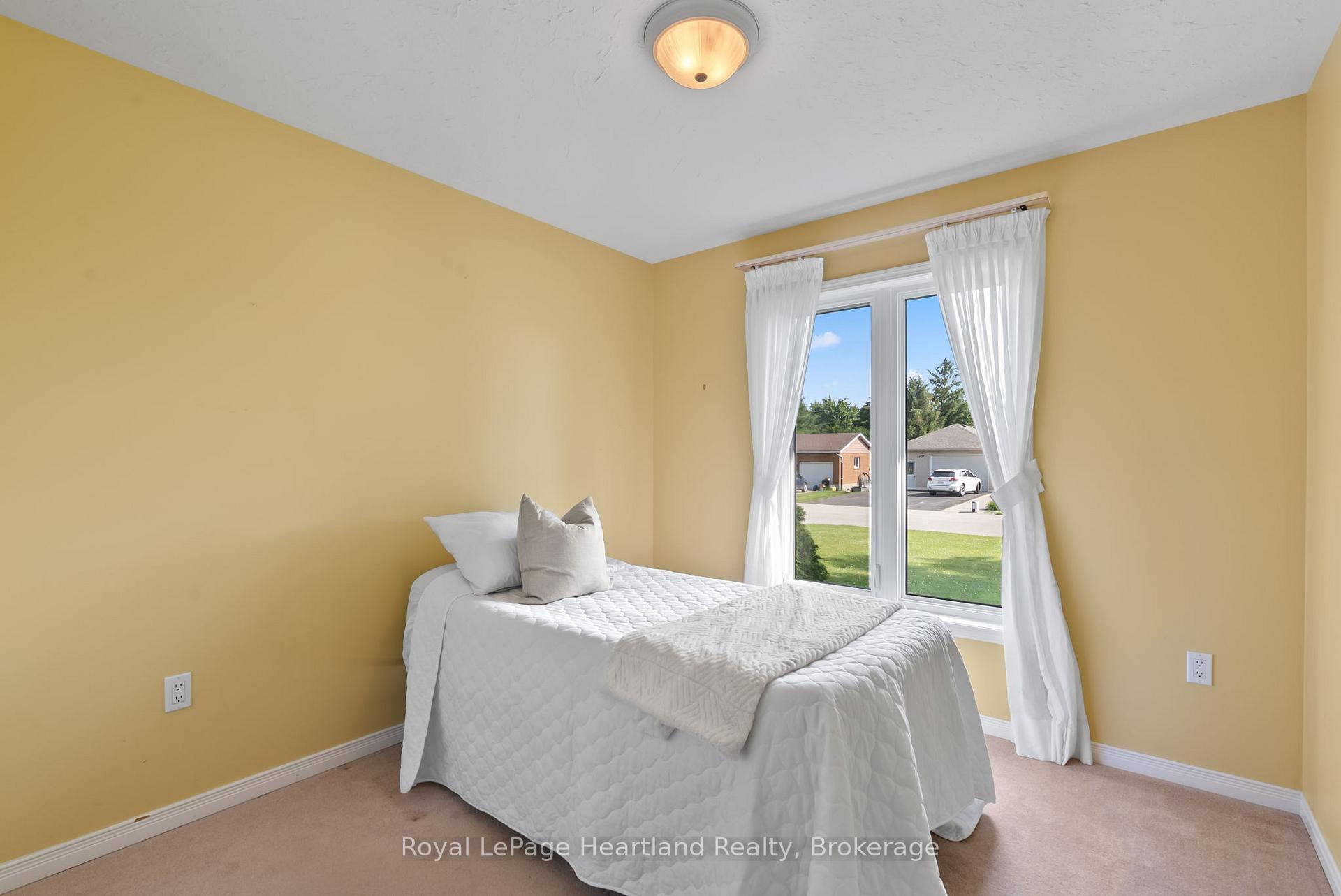 Photo 7 of 214 Margaret Street S, Minto — HOMEH