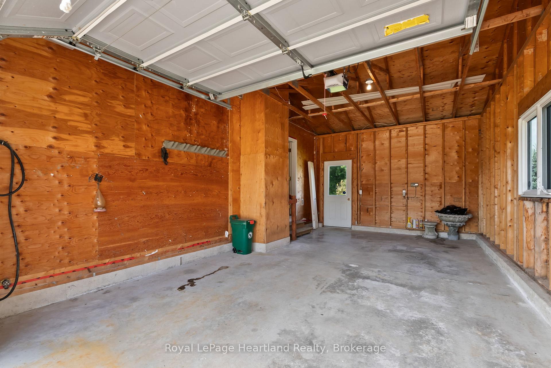 Photo 25 of 214 Margaret Street S, Minto — HOMEH